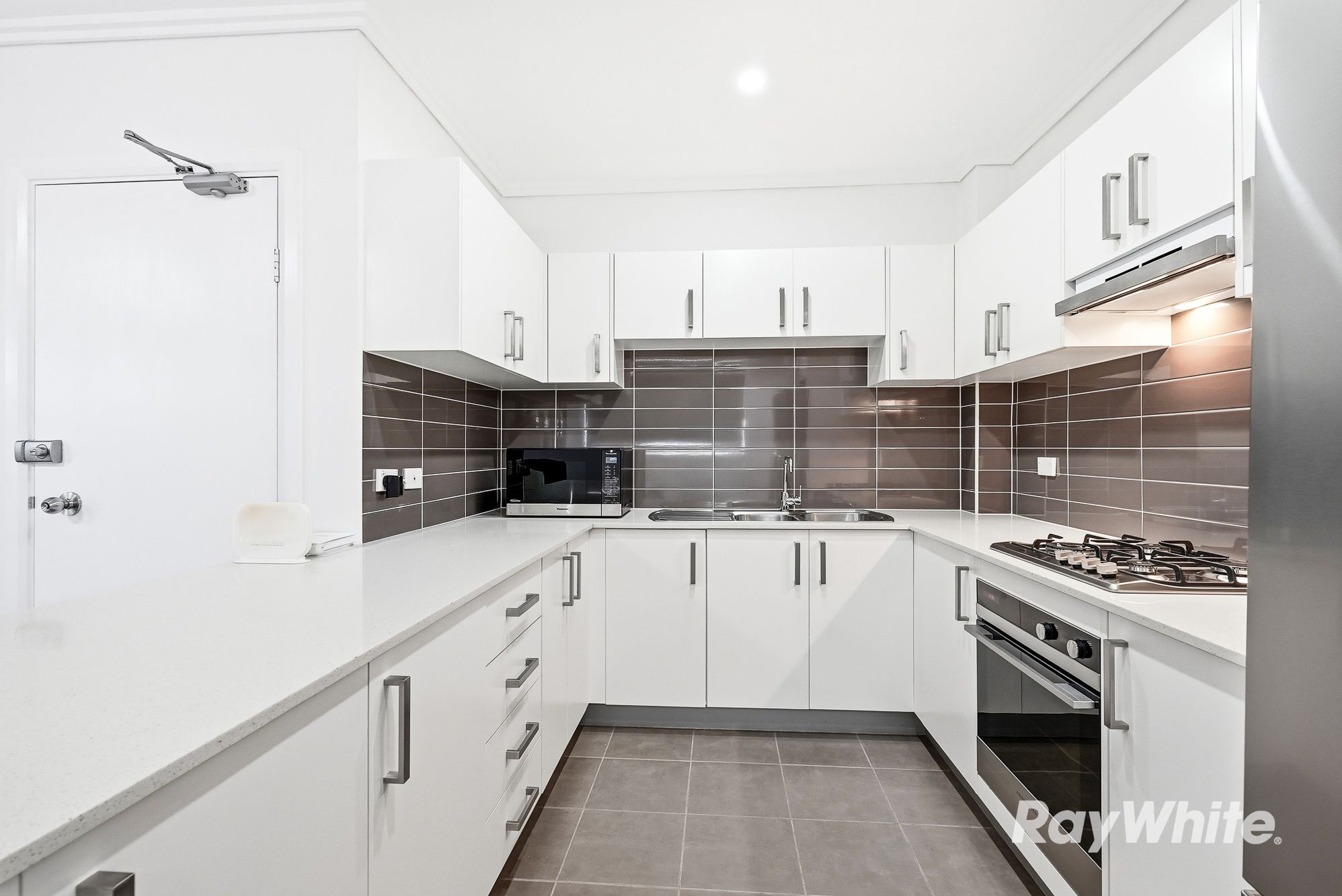 14/213-215 William Street — photo 5 of 17