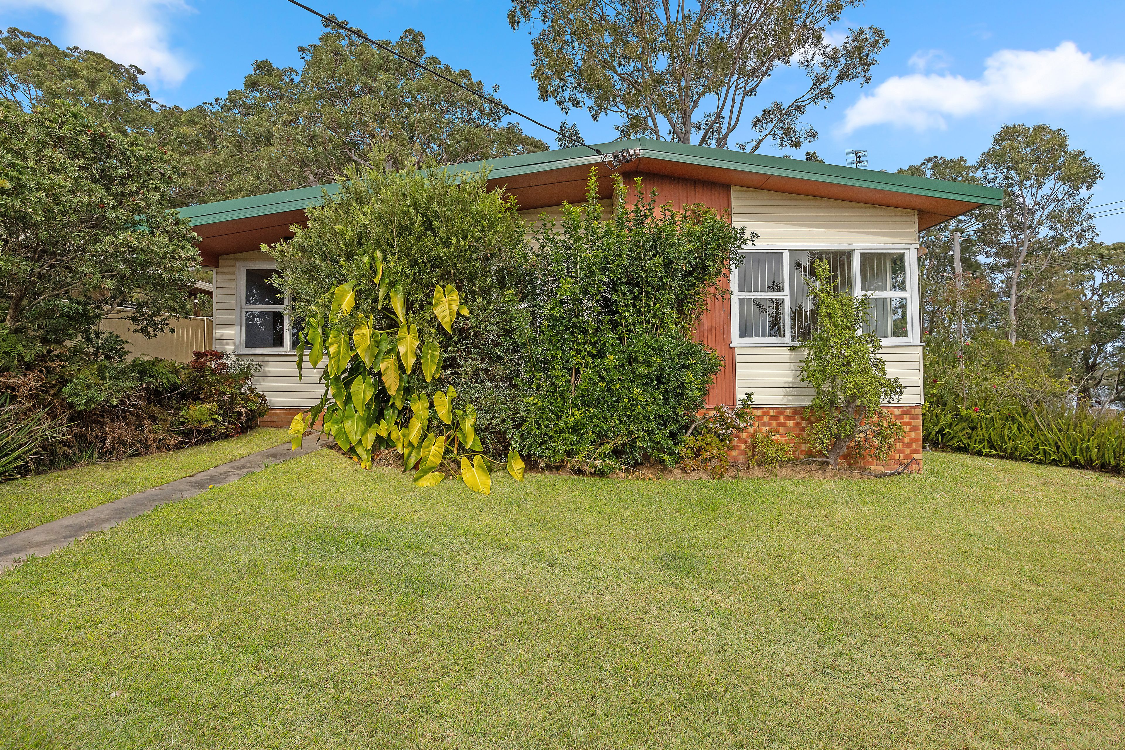 1 Greenway Avenue, Mannering Park, NSW 2259
