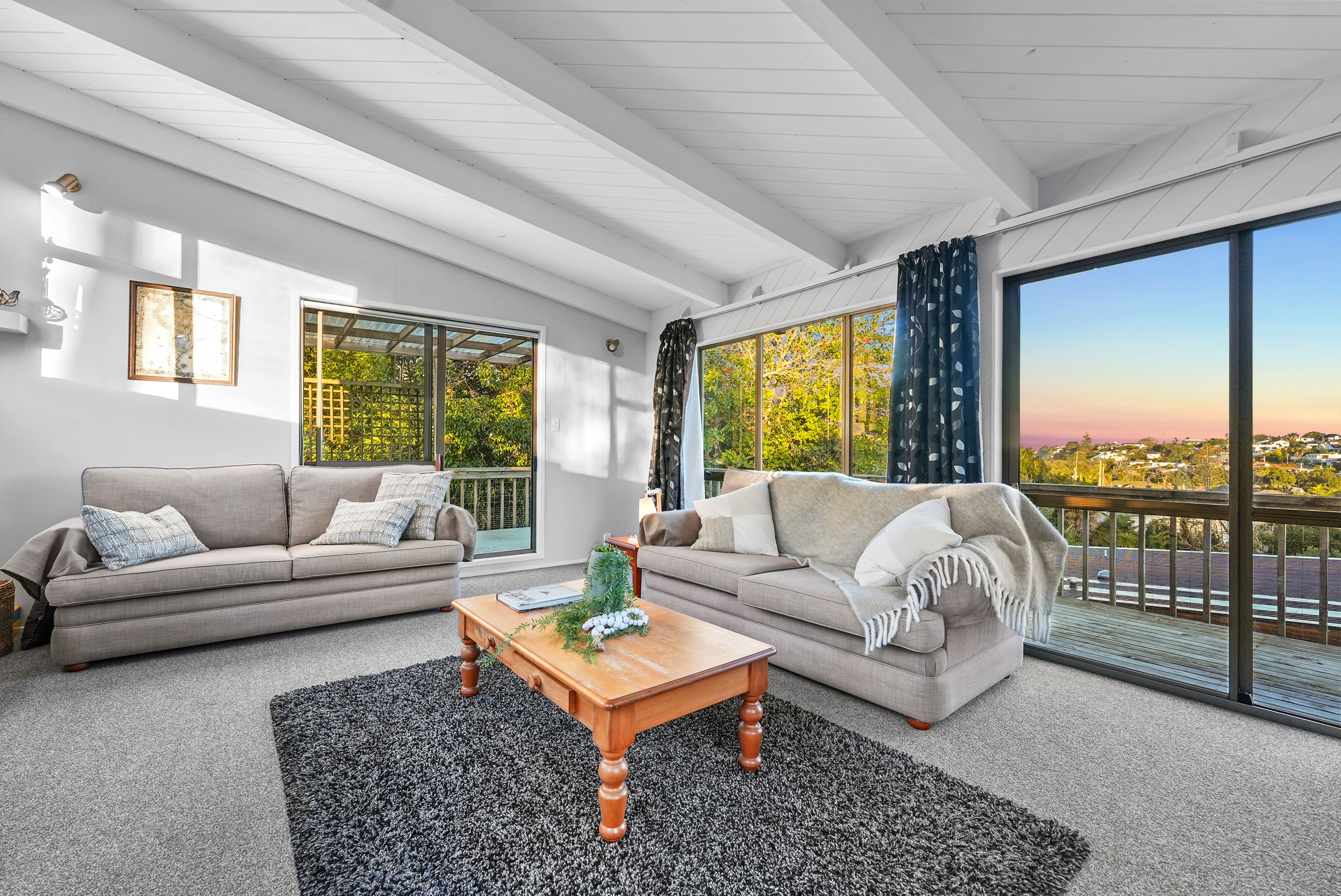 504 Beach Road, Murrays Bay, North Shore City
