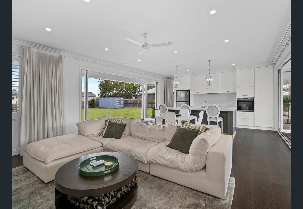 1843 Mount Gravatt Capalaba Road — photo 8 of 22
