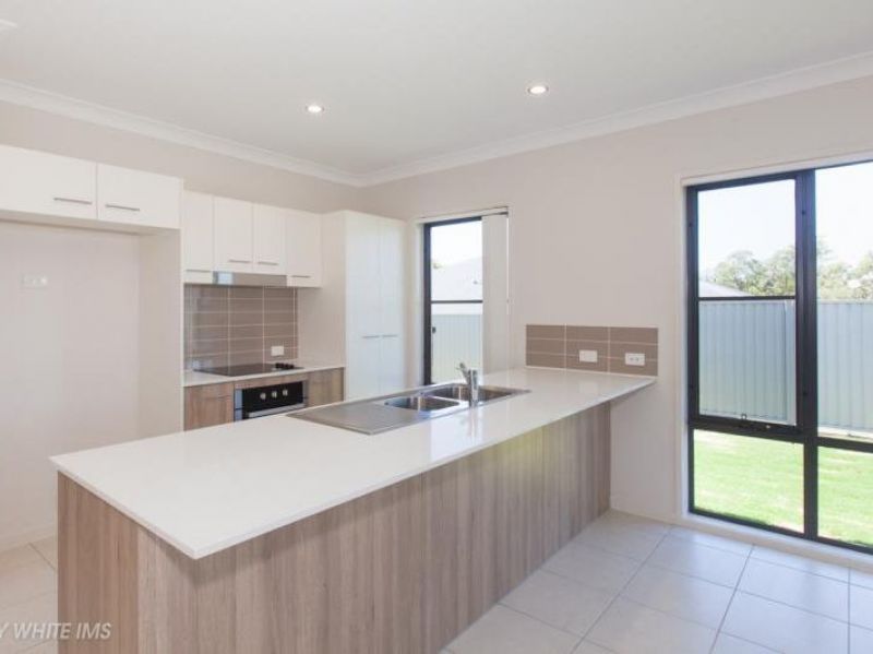25 Gooloowan Circuit, Brassall, QLD 4305