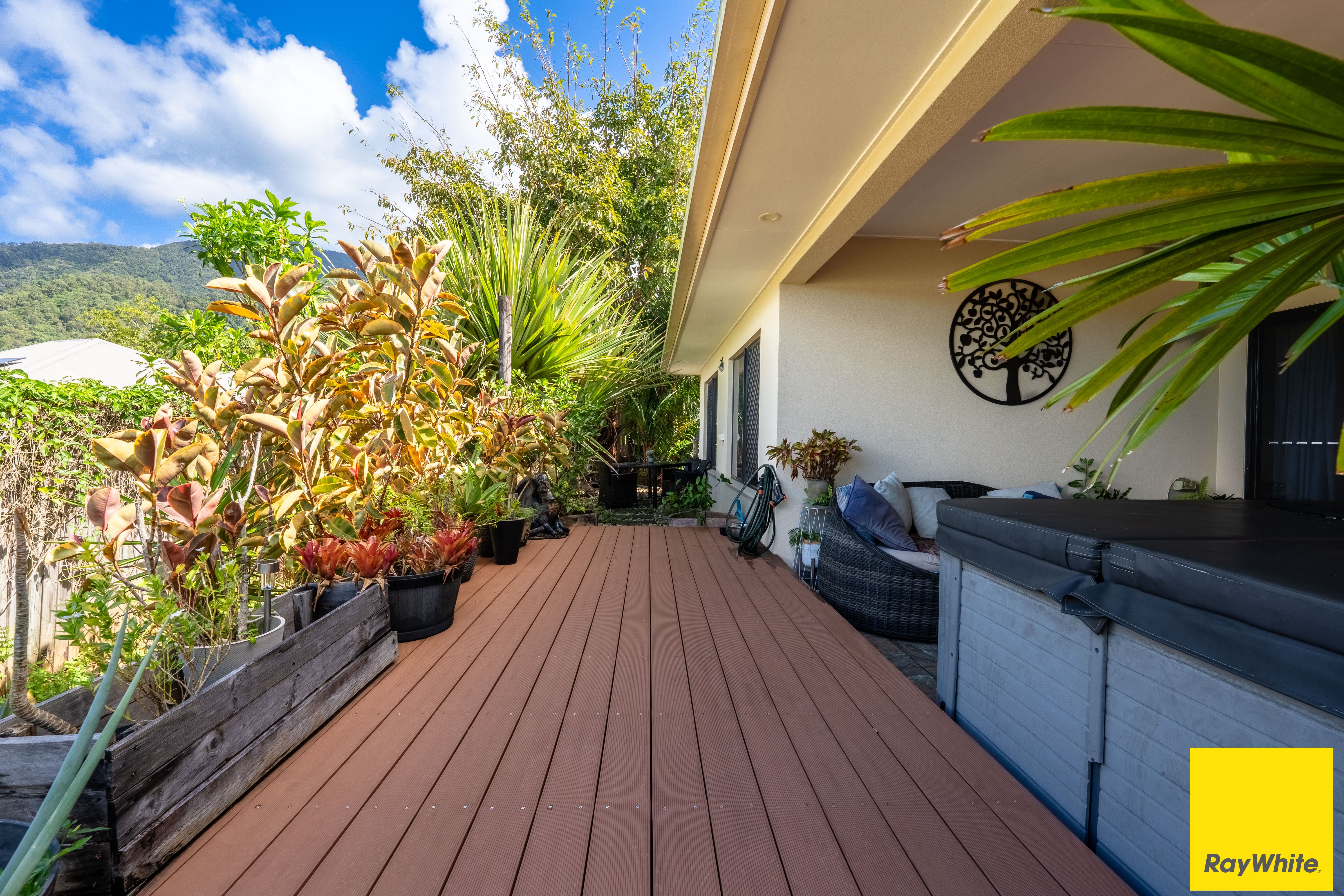 10 Sandover Close — photo 13 of 14