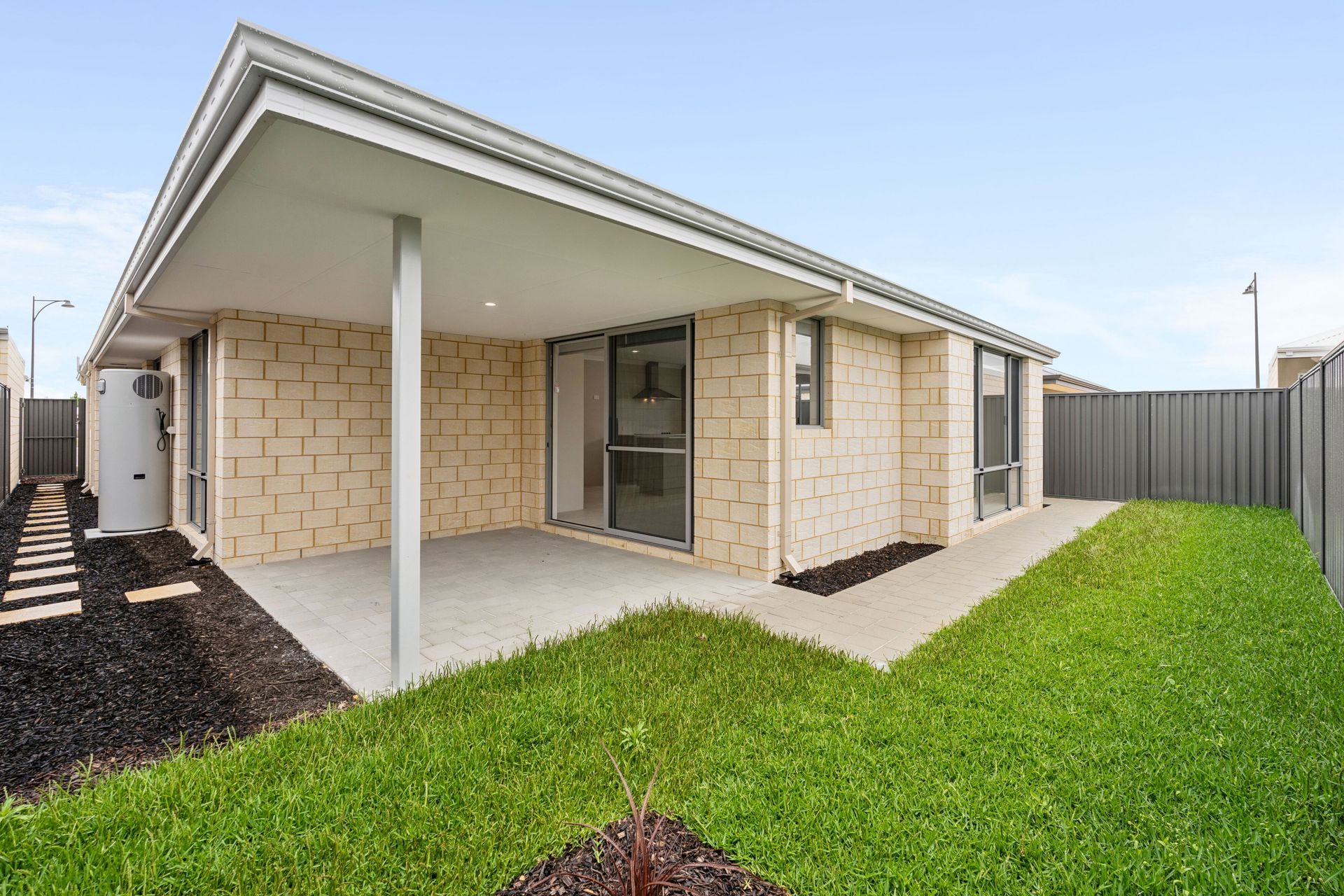 11 Fitzroy Road — photo 18 of 18