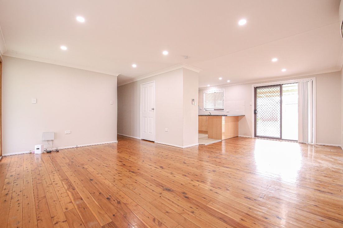 4 Cleeve Place, Cambridge Gardens, NSW