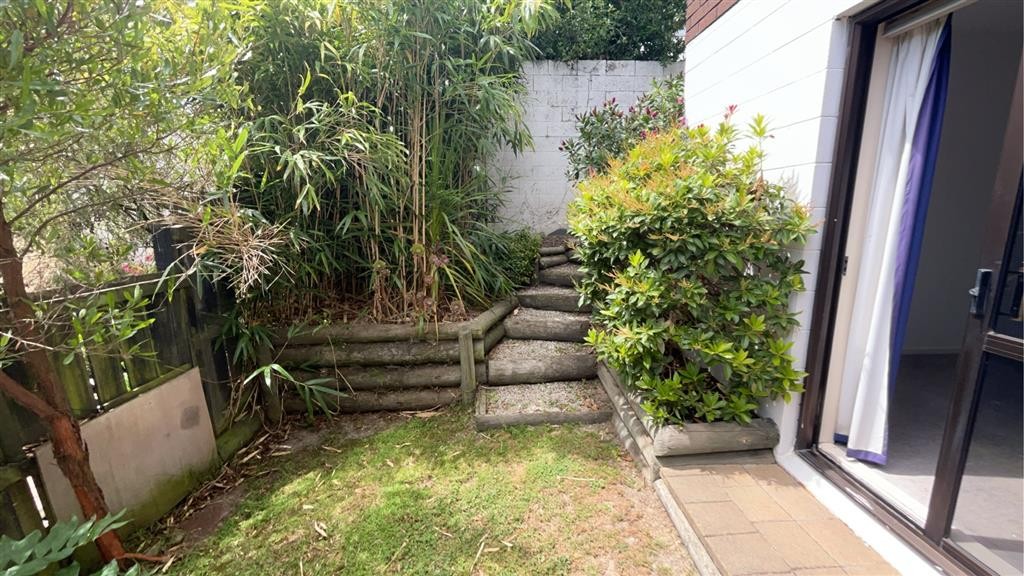 1/6 Petworth Place, Westmorland, Christchurch City