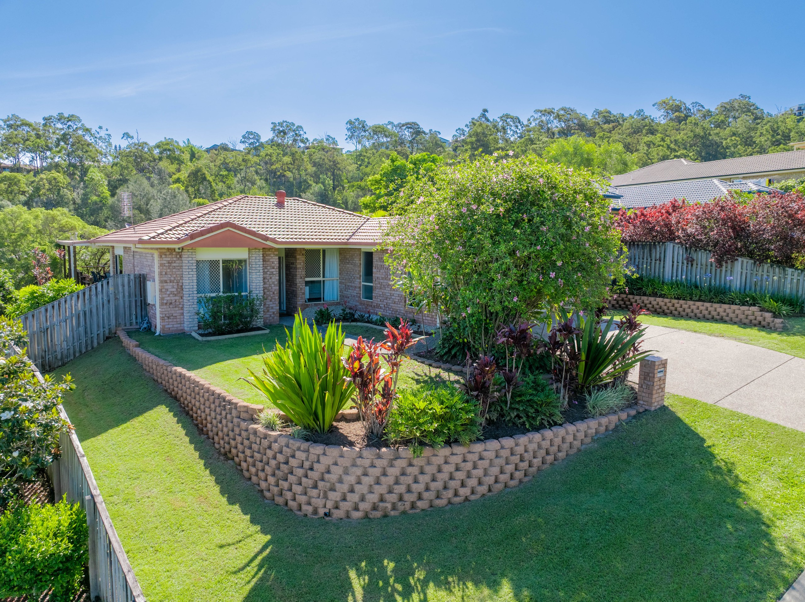 8 Pago Terrace, Pacific Pines, QLD 4211