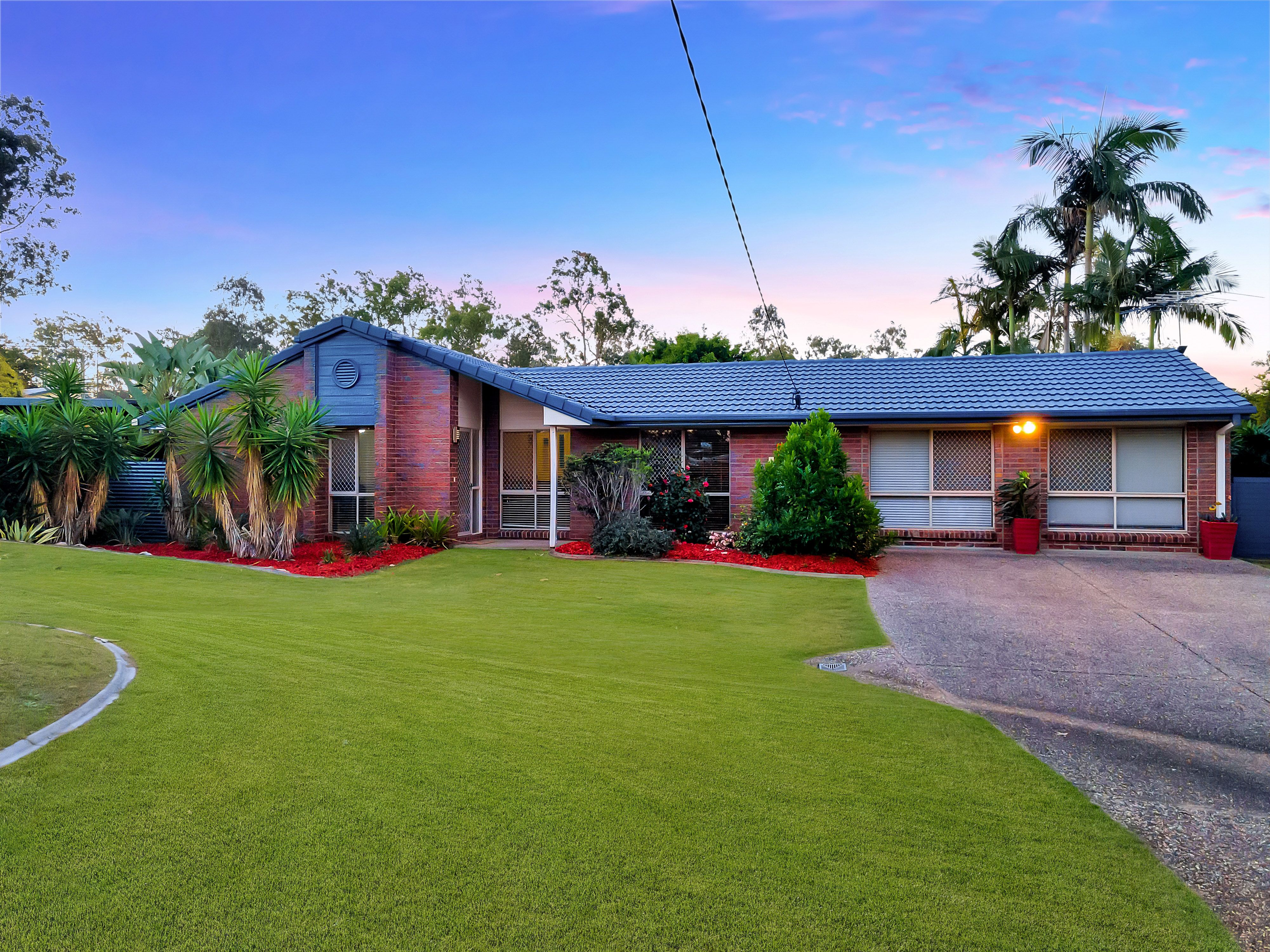 2 Kew Place, Munruben, QLD 4125