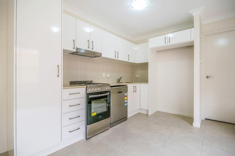 2/14 Folkes Close, Bellbird Park, QLD 4300
