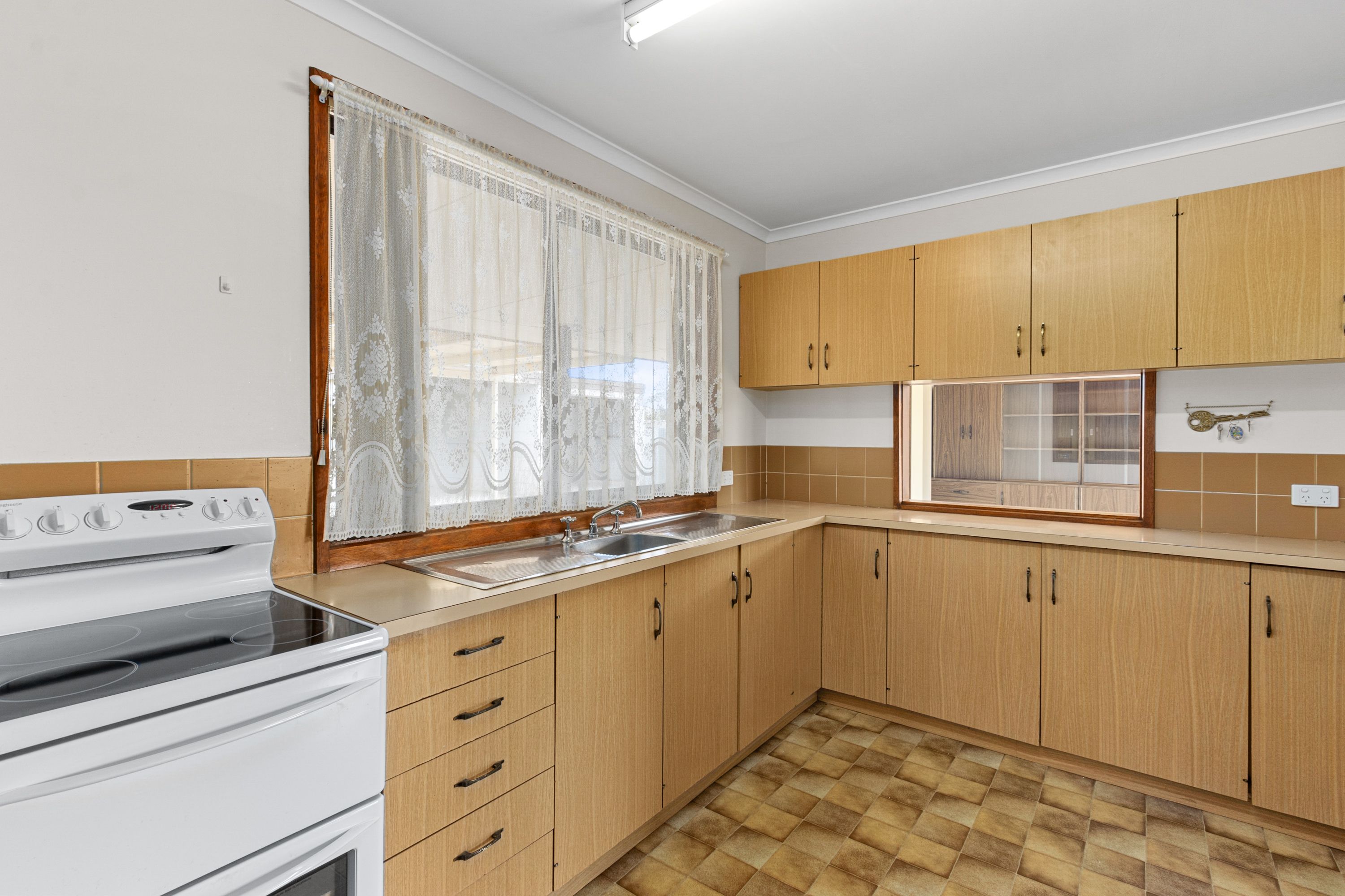 27 First Street, Minlaton, SA 5575 House for Sale Ray White Yorke