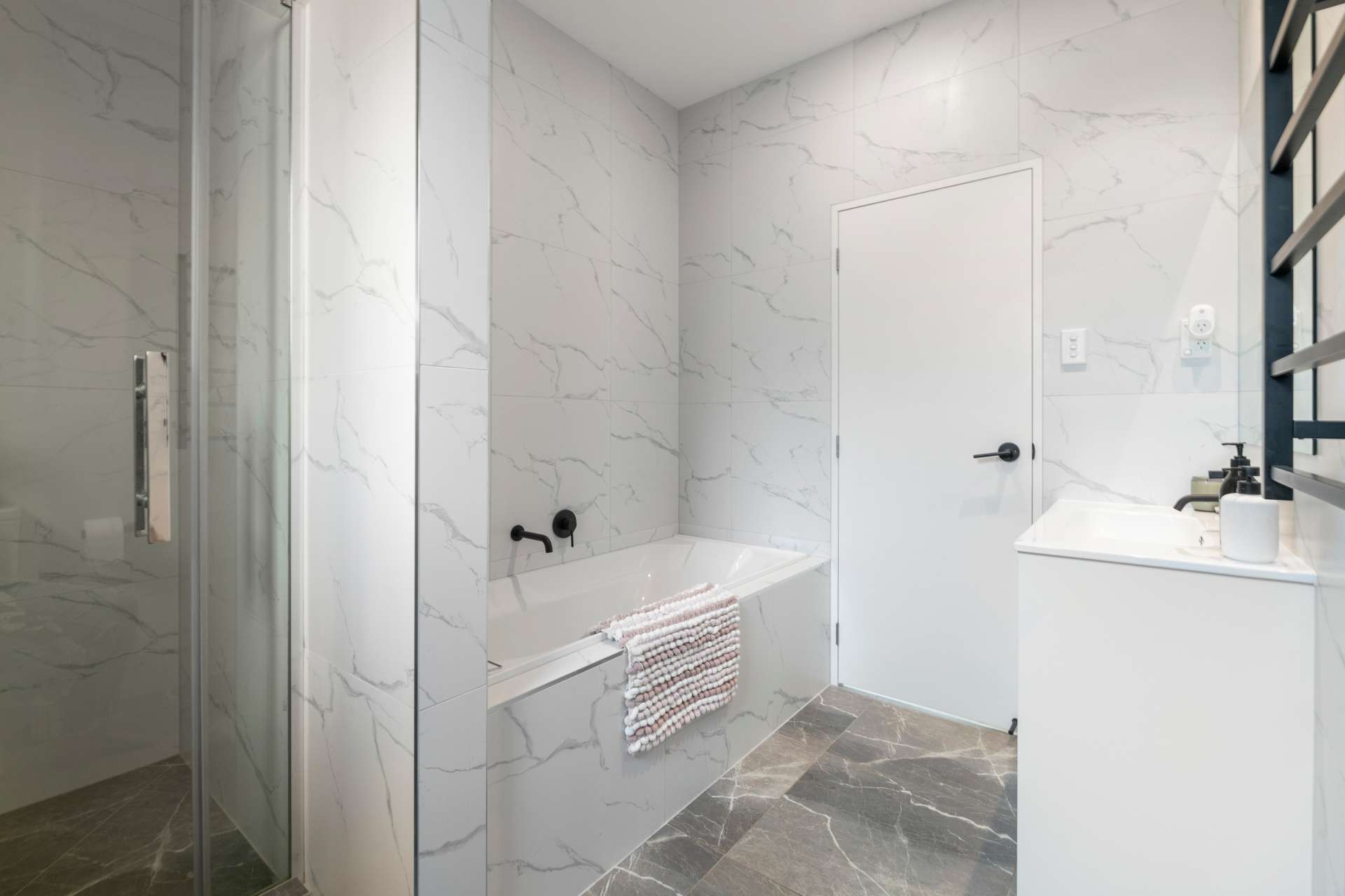 12 Vinistra Road photo 12