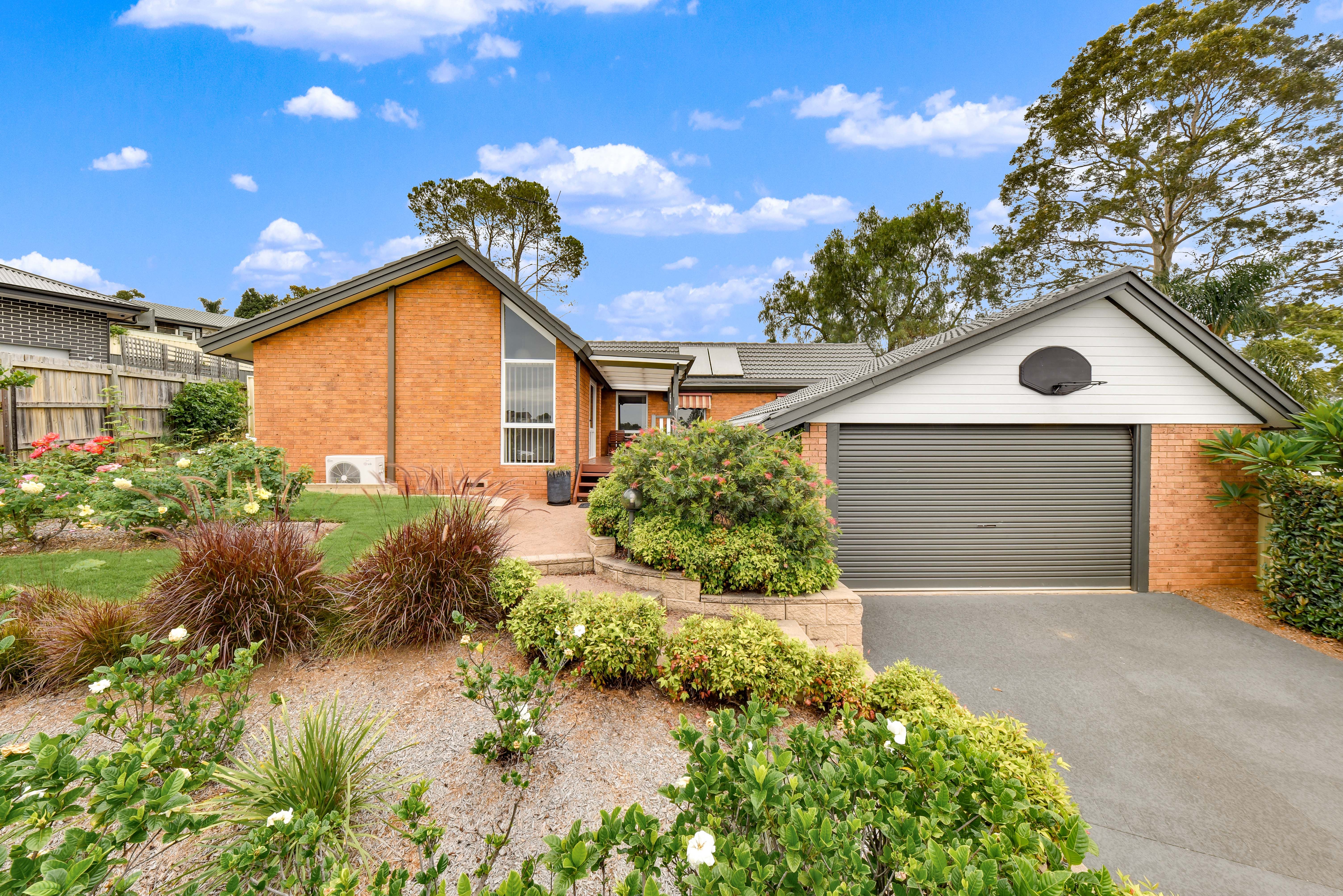 34 Kooloona Crescent, Bradbury, NSW 2560
