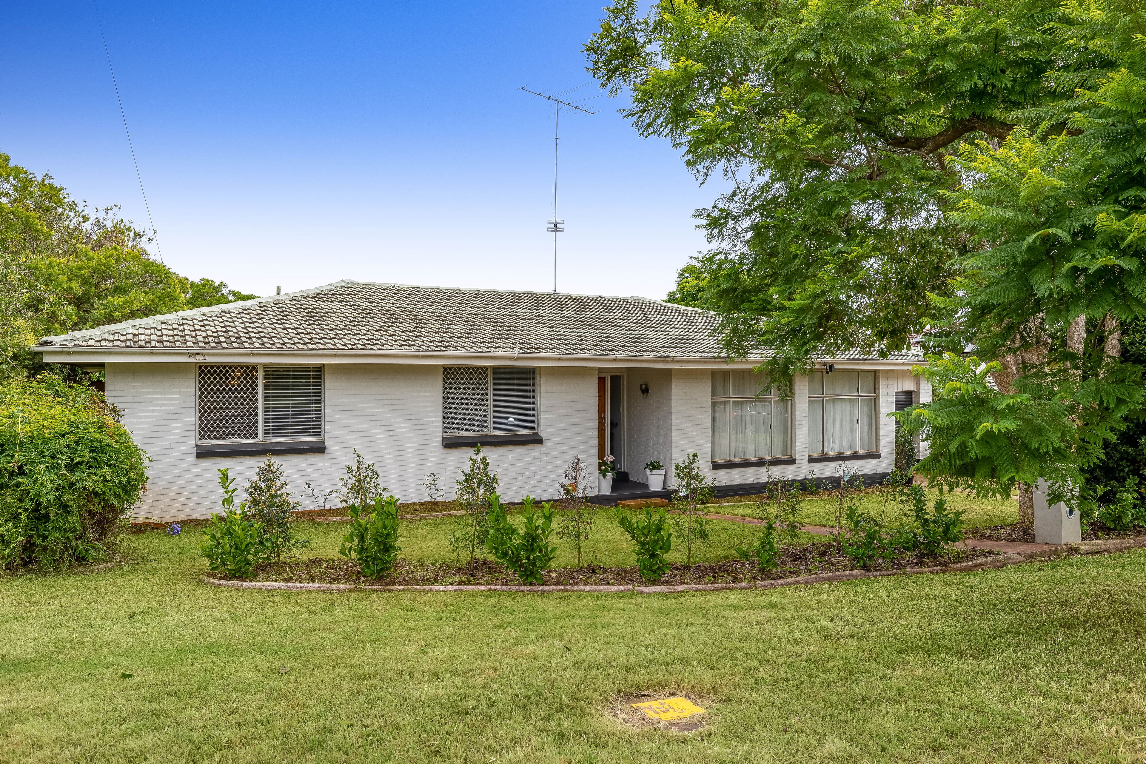 3 Veronica Court, Centenary Heights, QLD 4350