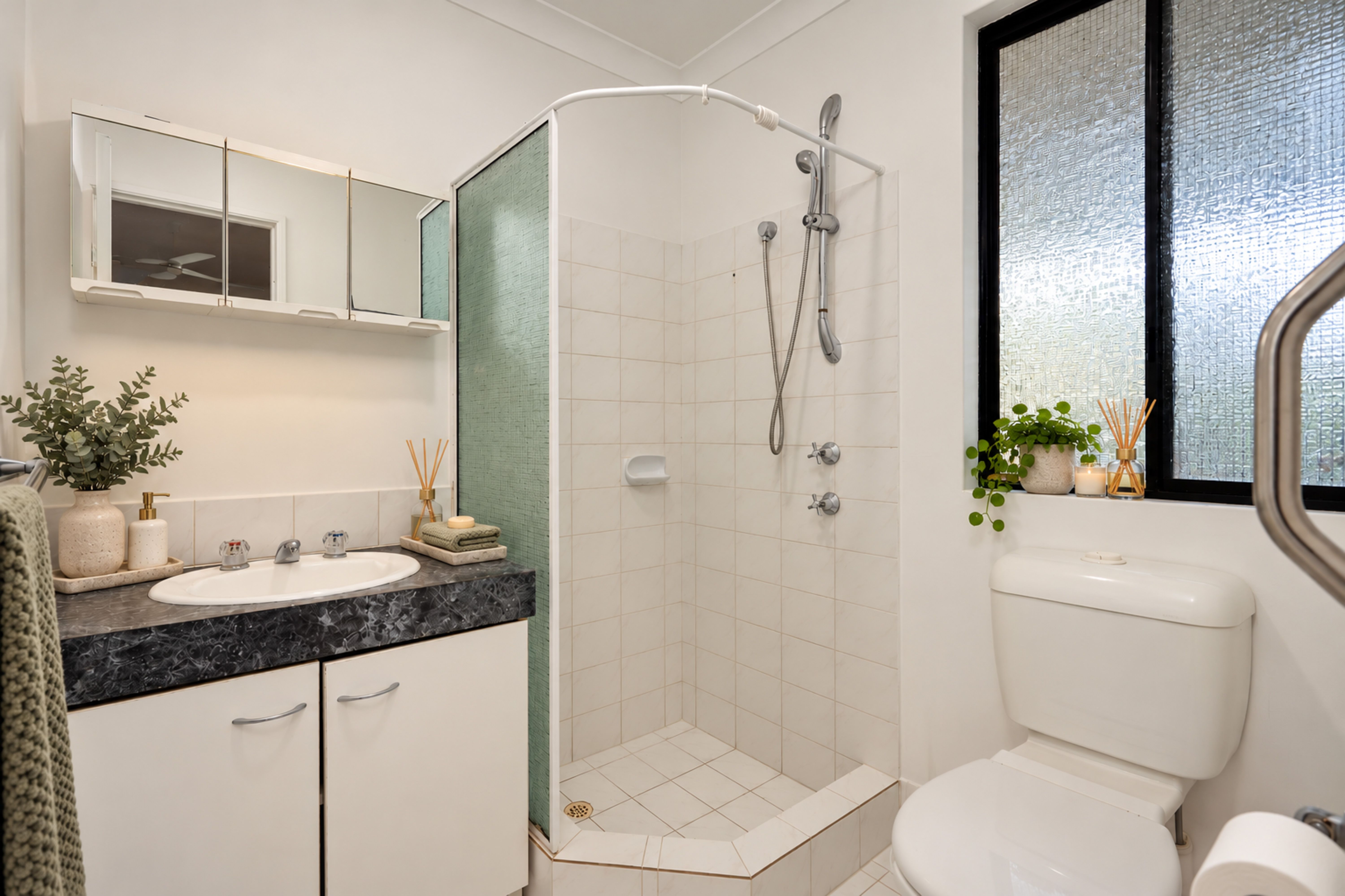 10 Gimbon Green — photo 15 of 27