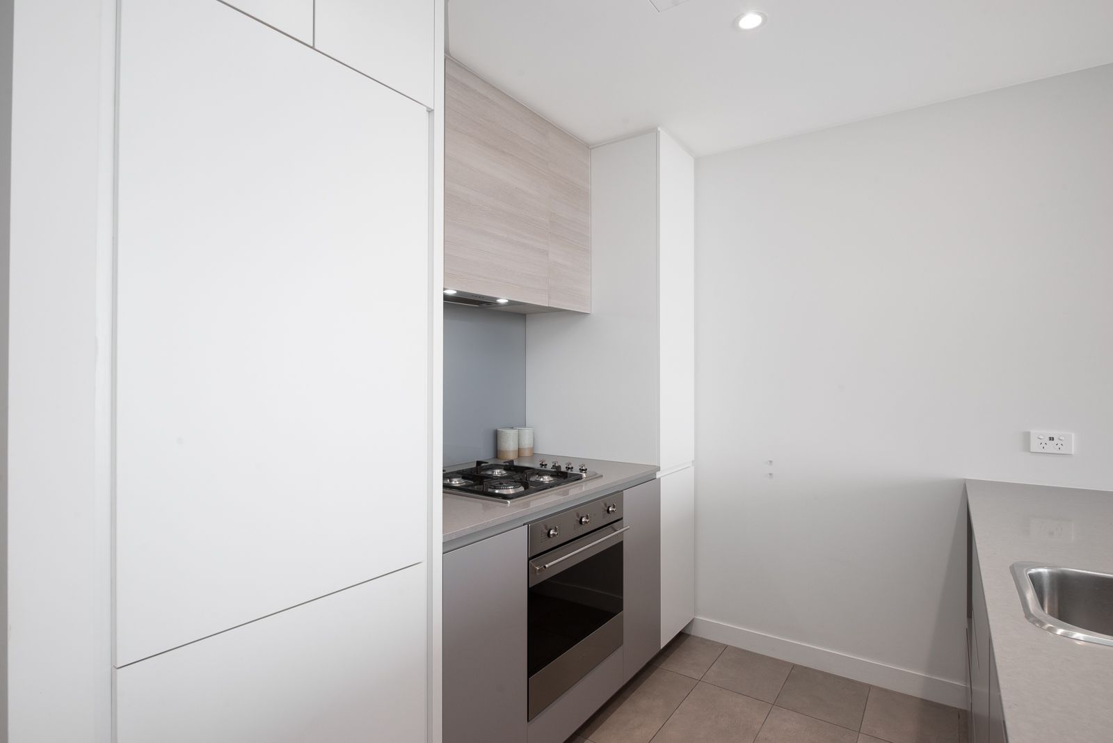 503/7 Cattalini Lane — photo 8 of 24