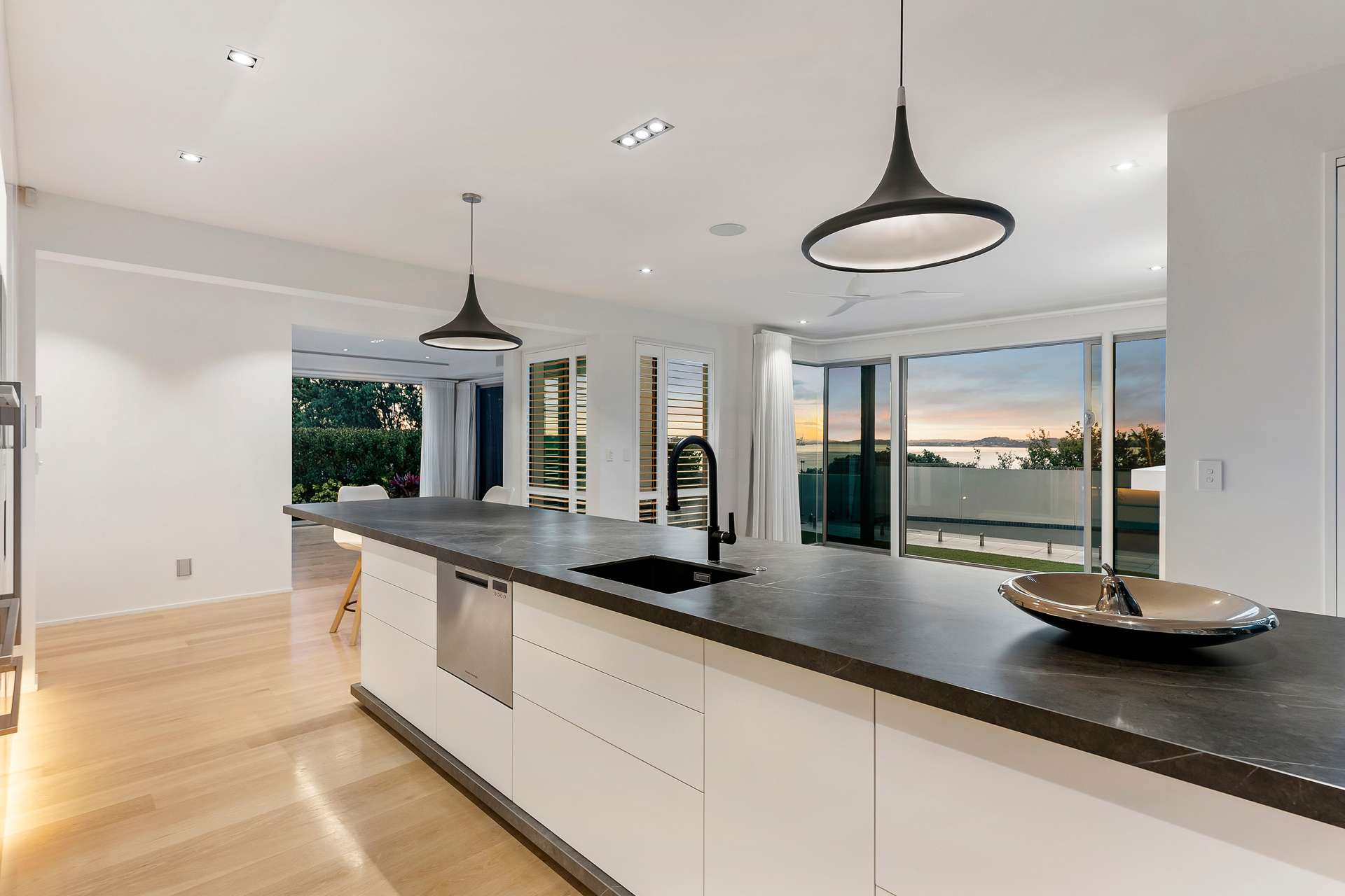 41 Cliff Road photo 3