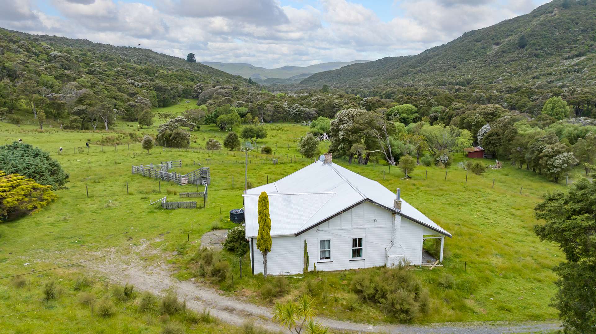 418 Kaiwaka Road photo 1
