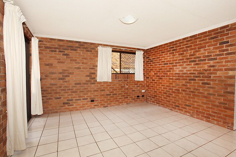 2/16 Pangarinda Place — photo 3 of 17
