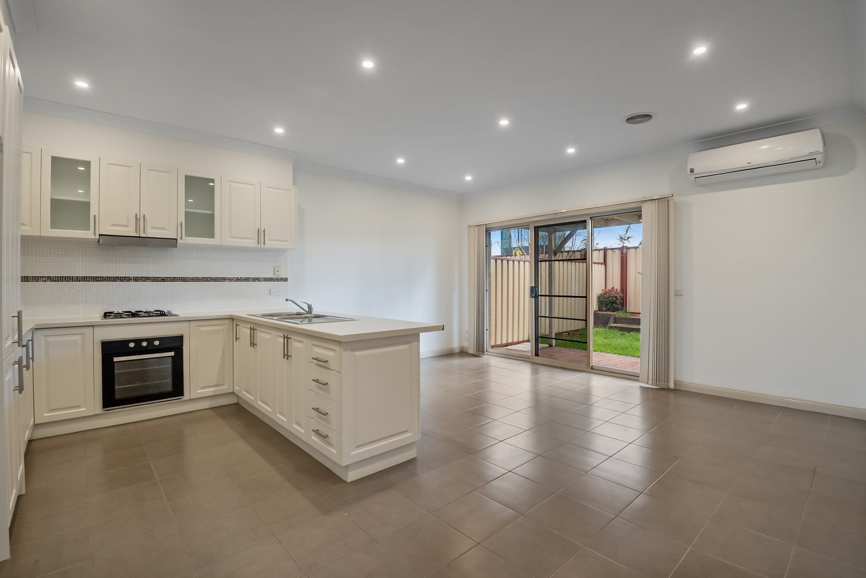 10/45 Ancona Drive, Mill Park, VIC 3082