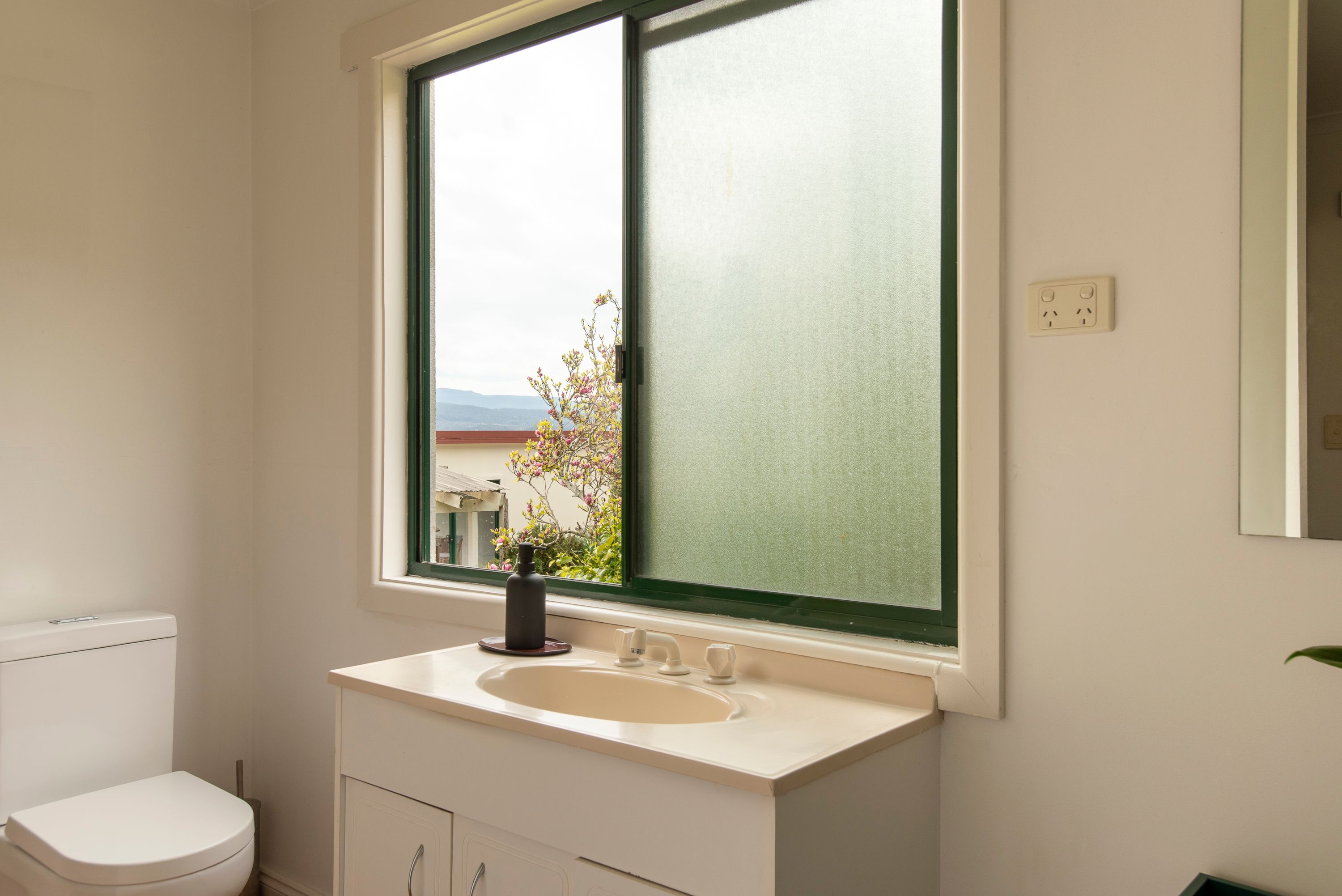 55 Newlands Street — photo 10 of 16