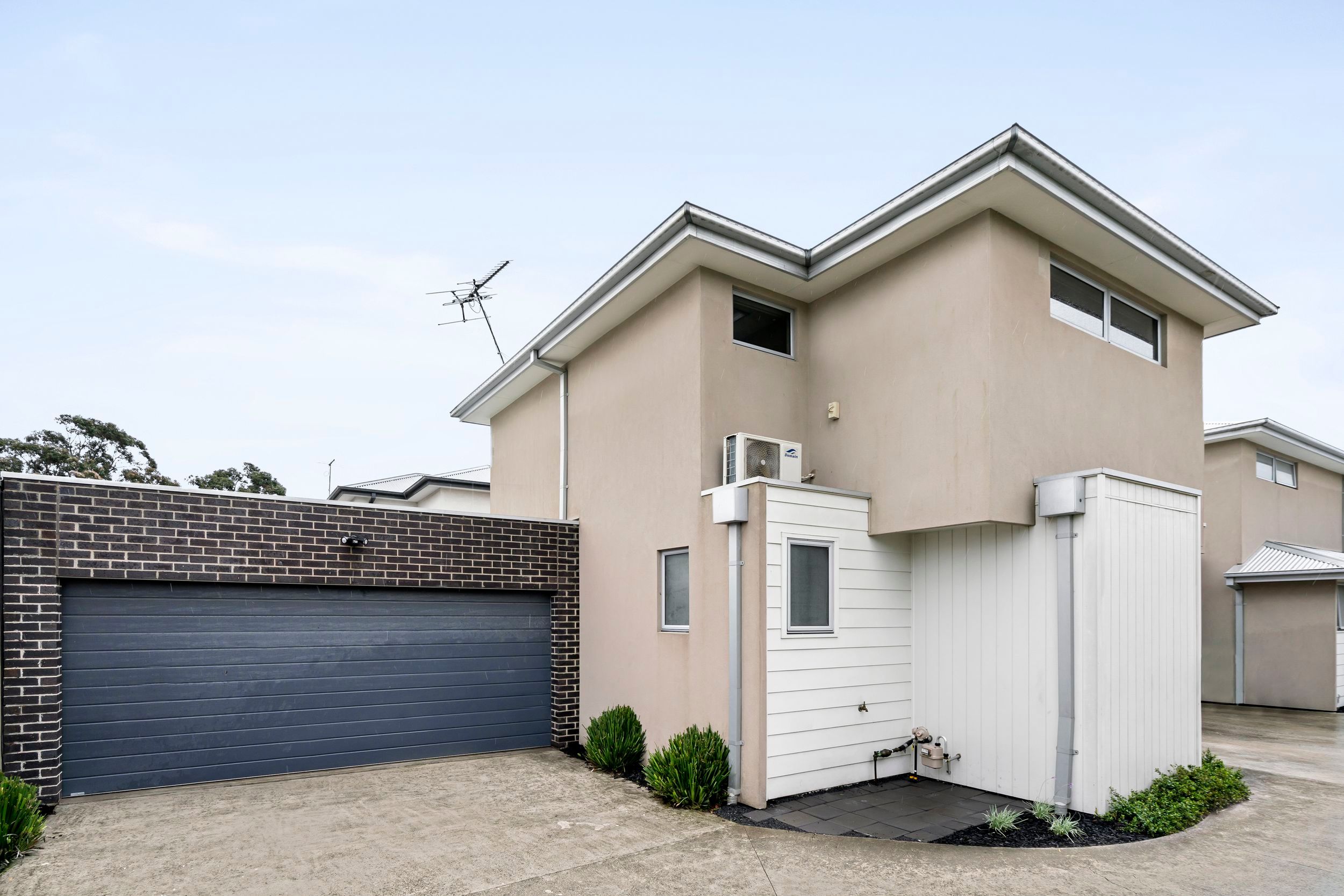 9 Almond Avenue, Brooklyn VIC 3012