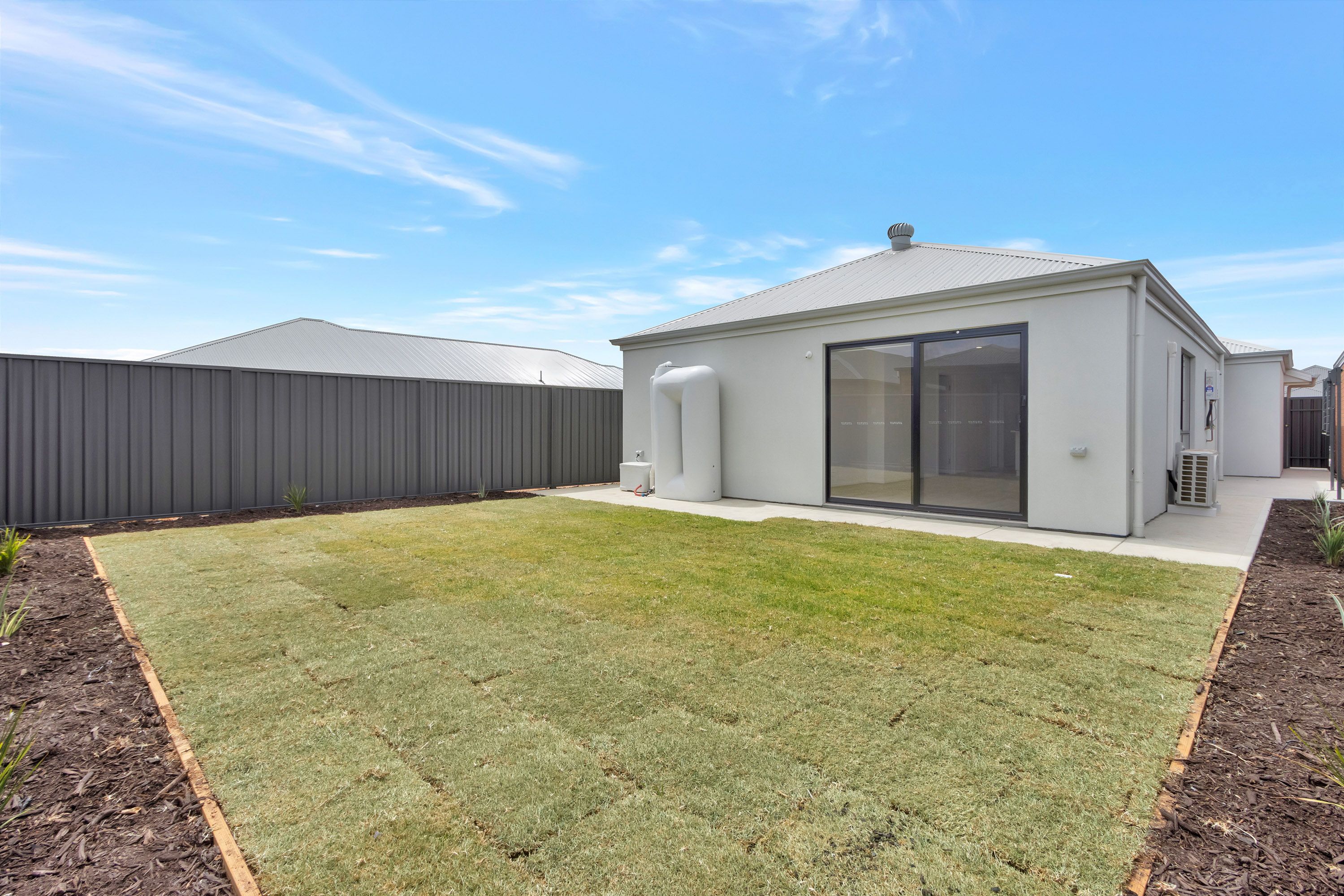 19 Verdale Crescent — photo 11 of 13