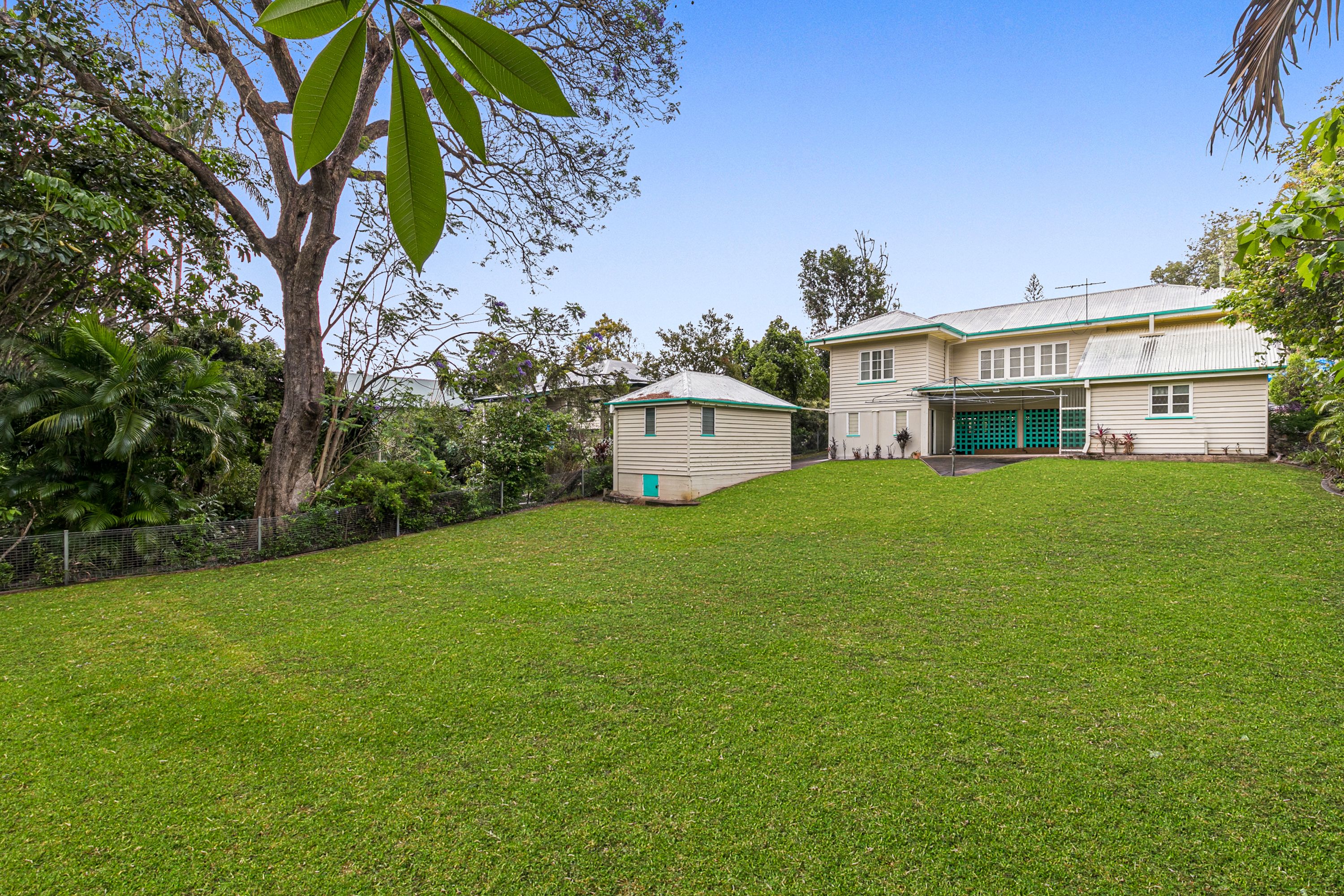 4 Royal Row, Bardon, QLD 4065
