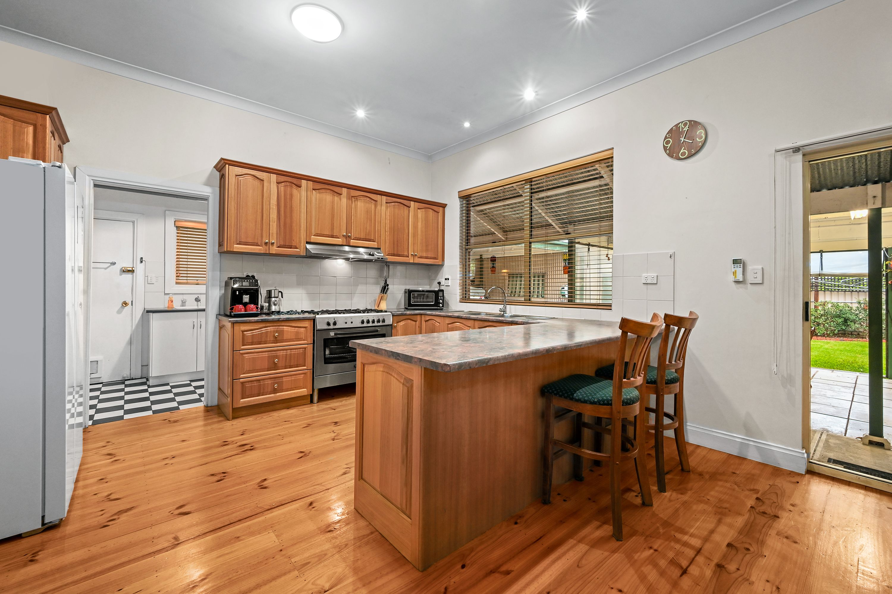 10 William Street — photo 6 of 25