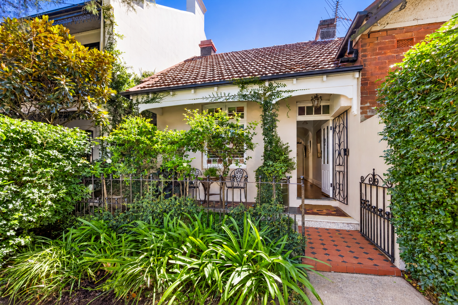 178 Birrell Street — photo 10 of 10