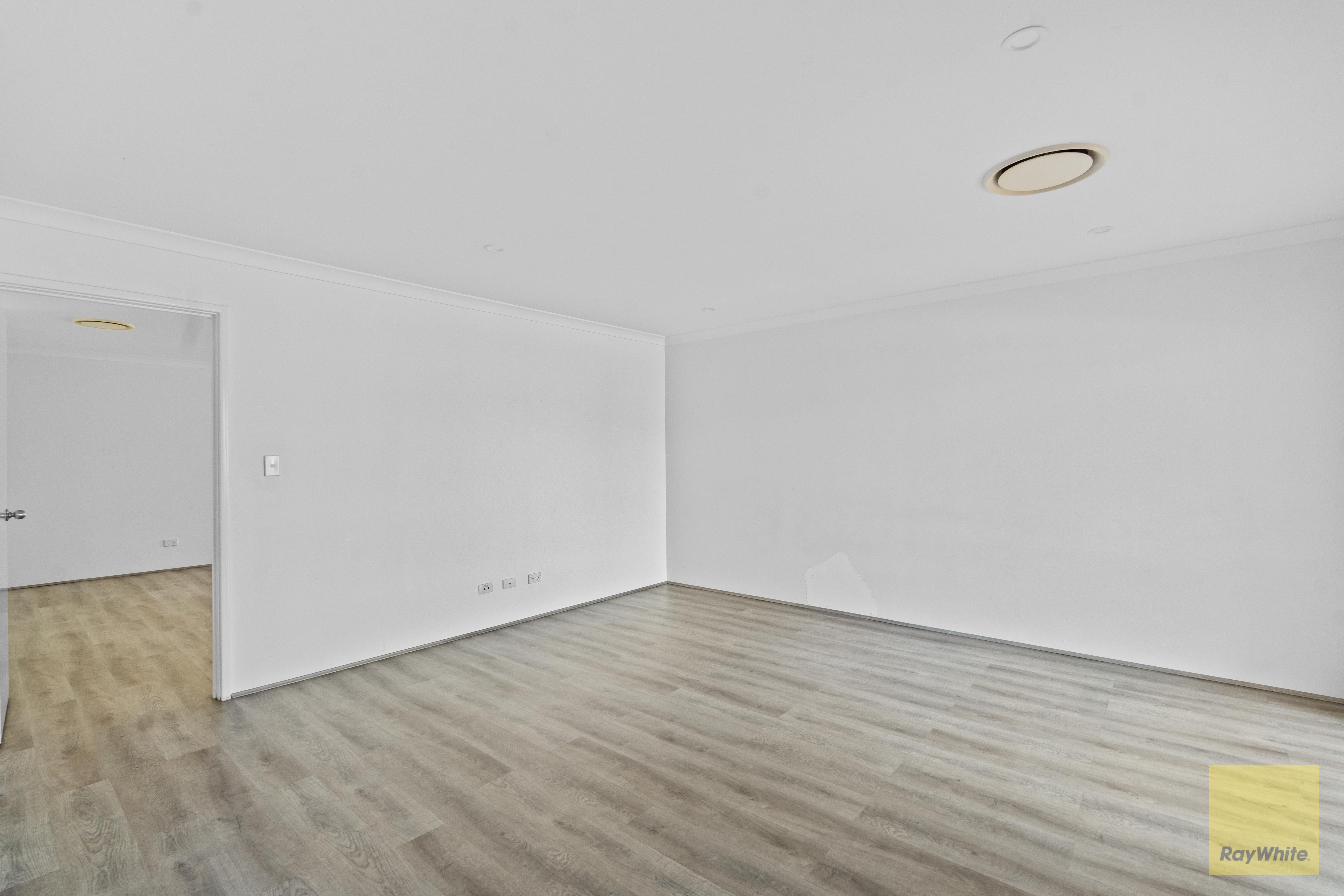 19 Hookstone Drive — photo 4 of 25