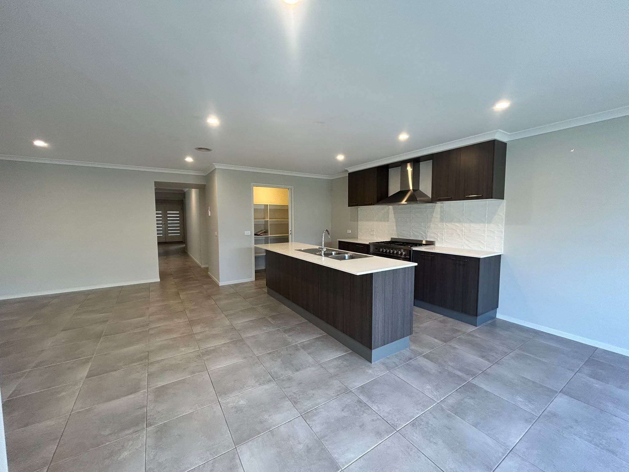 20 Deverell Way — photo 4 of 16