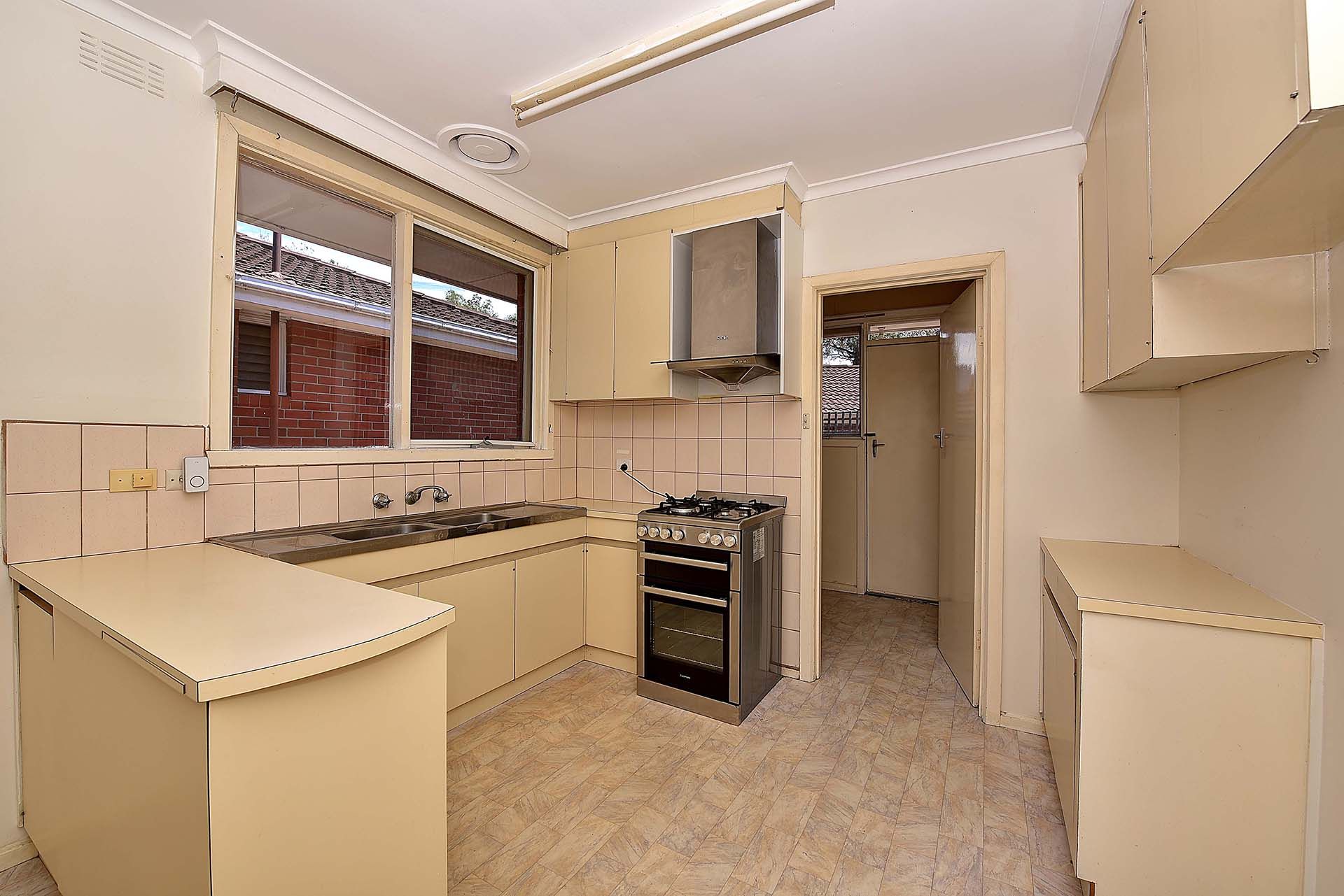 3/6 Batten Street — photo from Ray White Glen Waverley