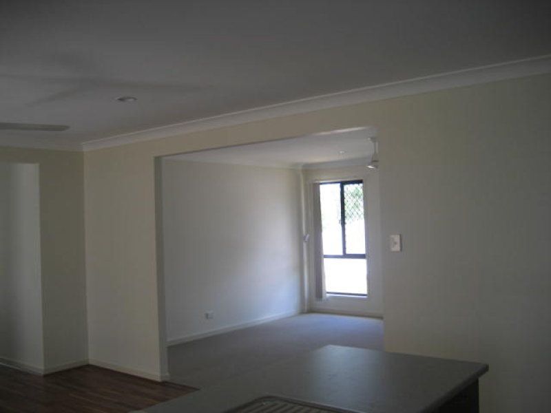 7 Bushlark Place, Goodna, QLD 4300