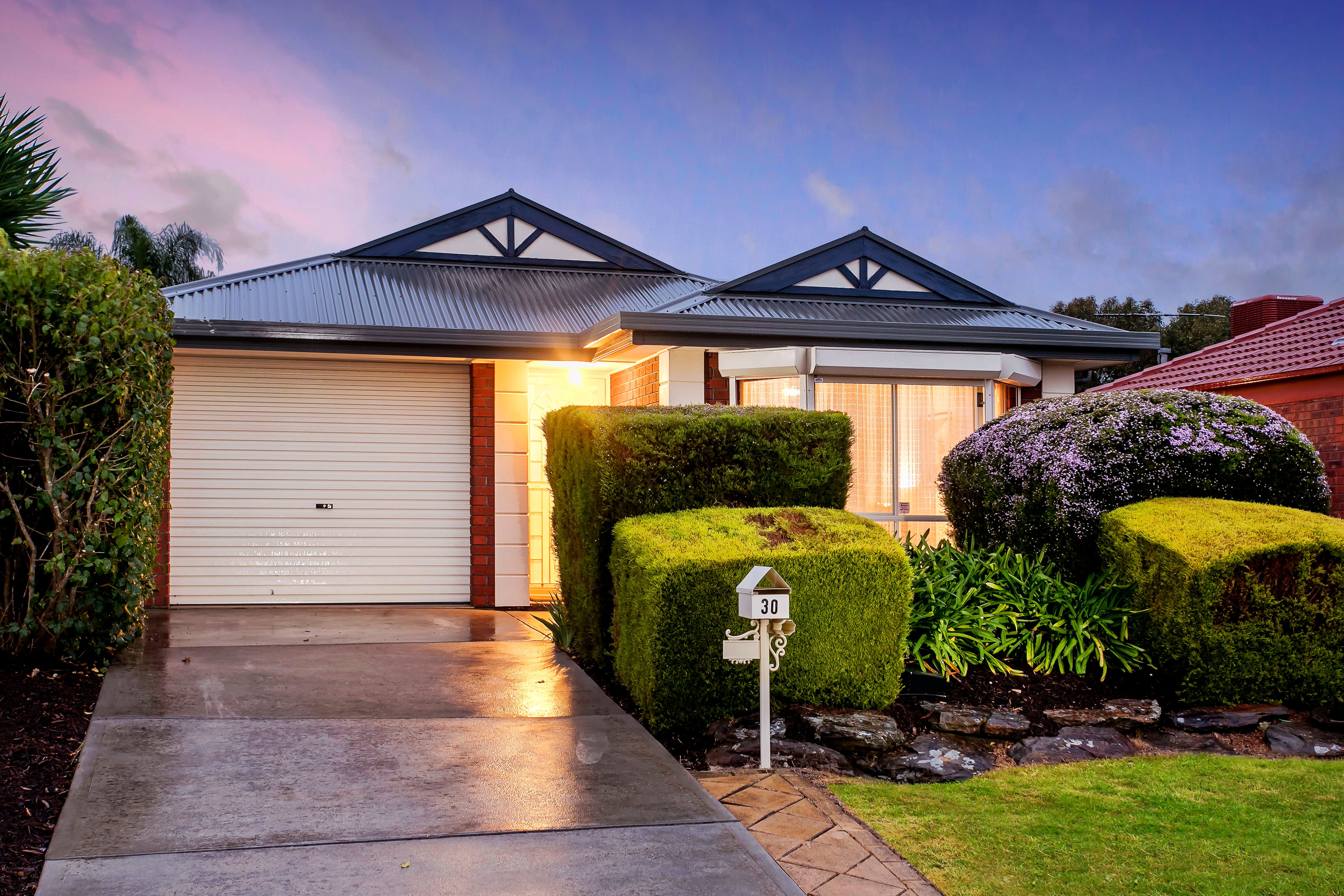 30 Brooks Circuit, Woodcroft, SA 5162