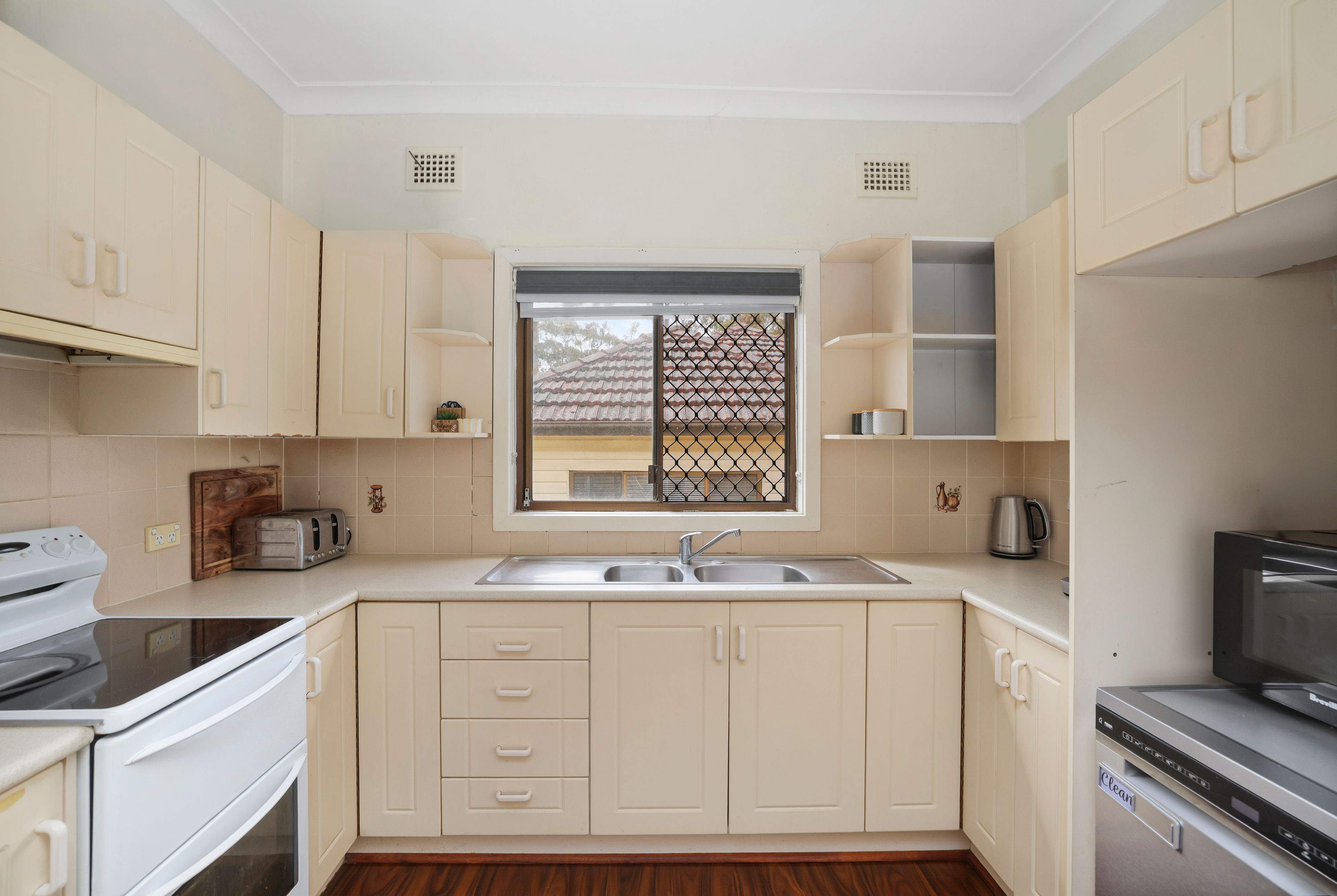 4 Percy Street — photo 5 of 10