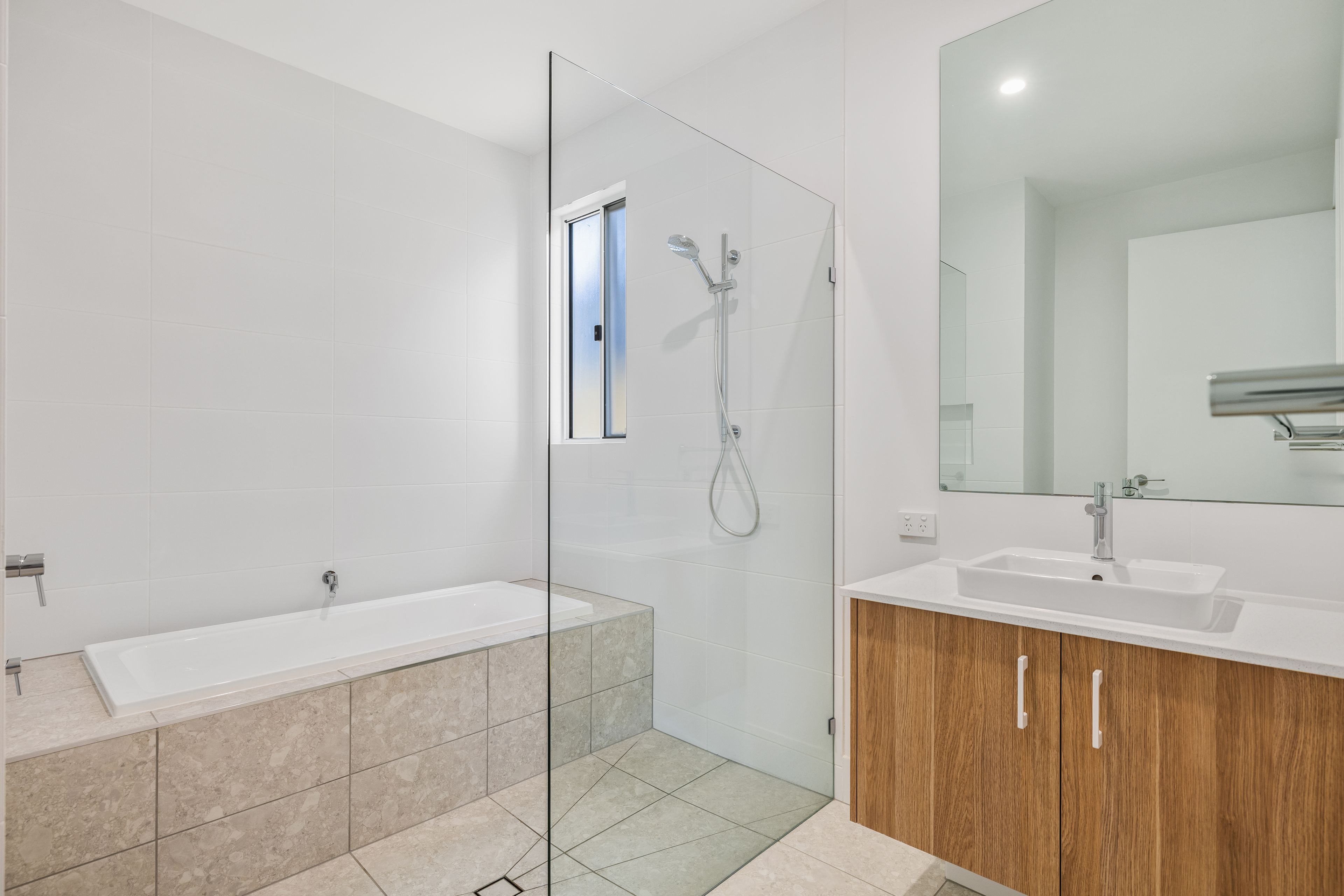 2/1 Allambie Court, Buddina, QLD 4575