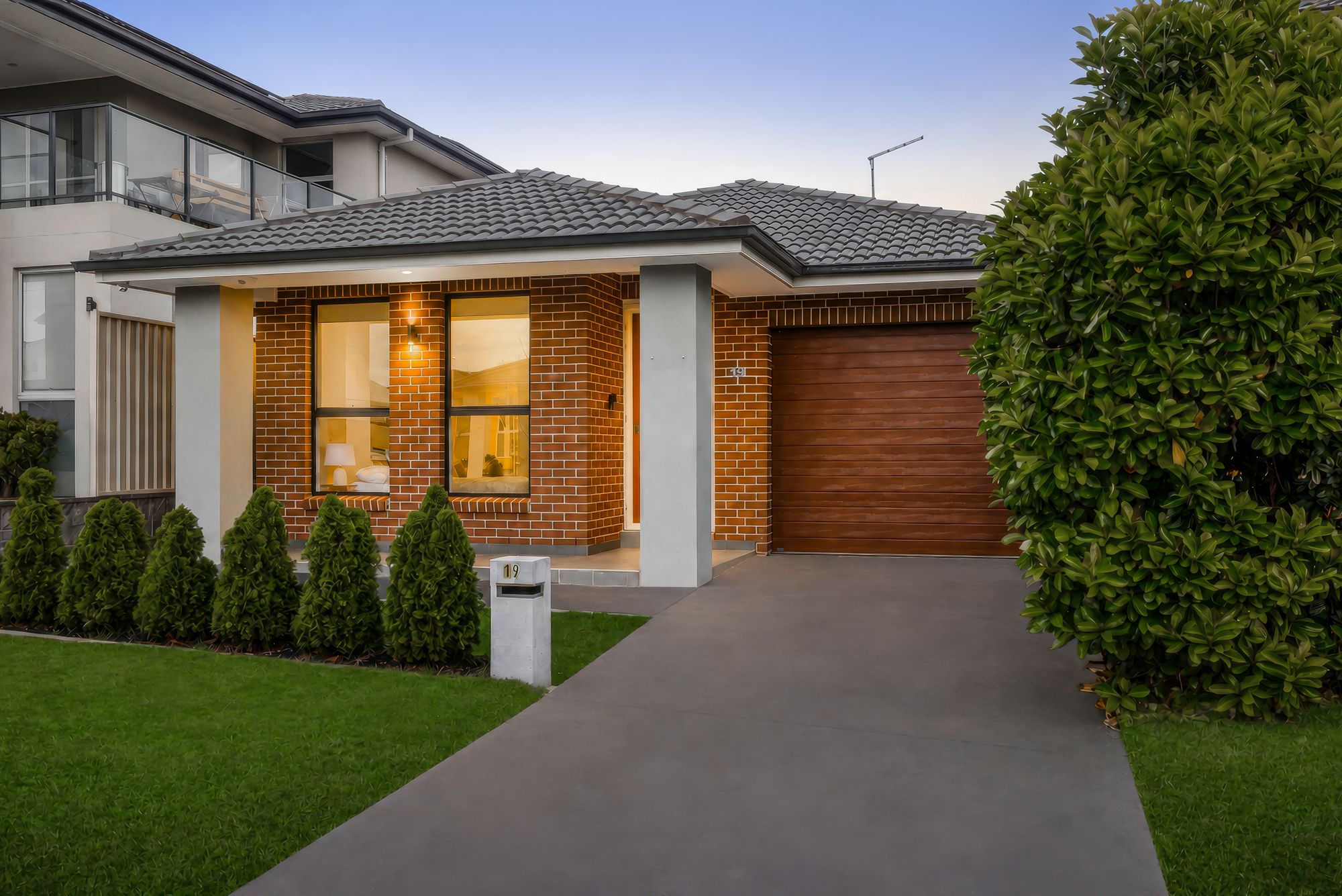 19 hazelbrook Street — photo 2 of 13