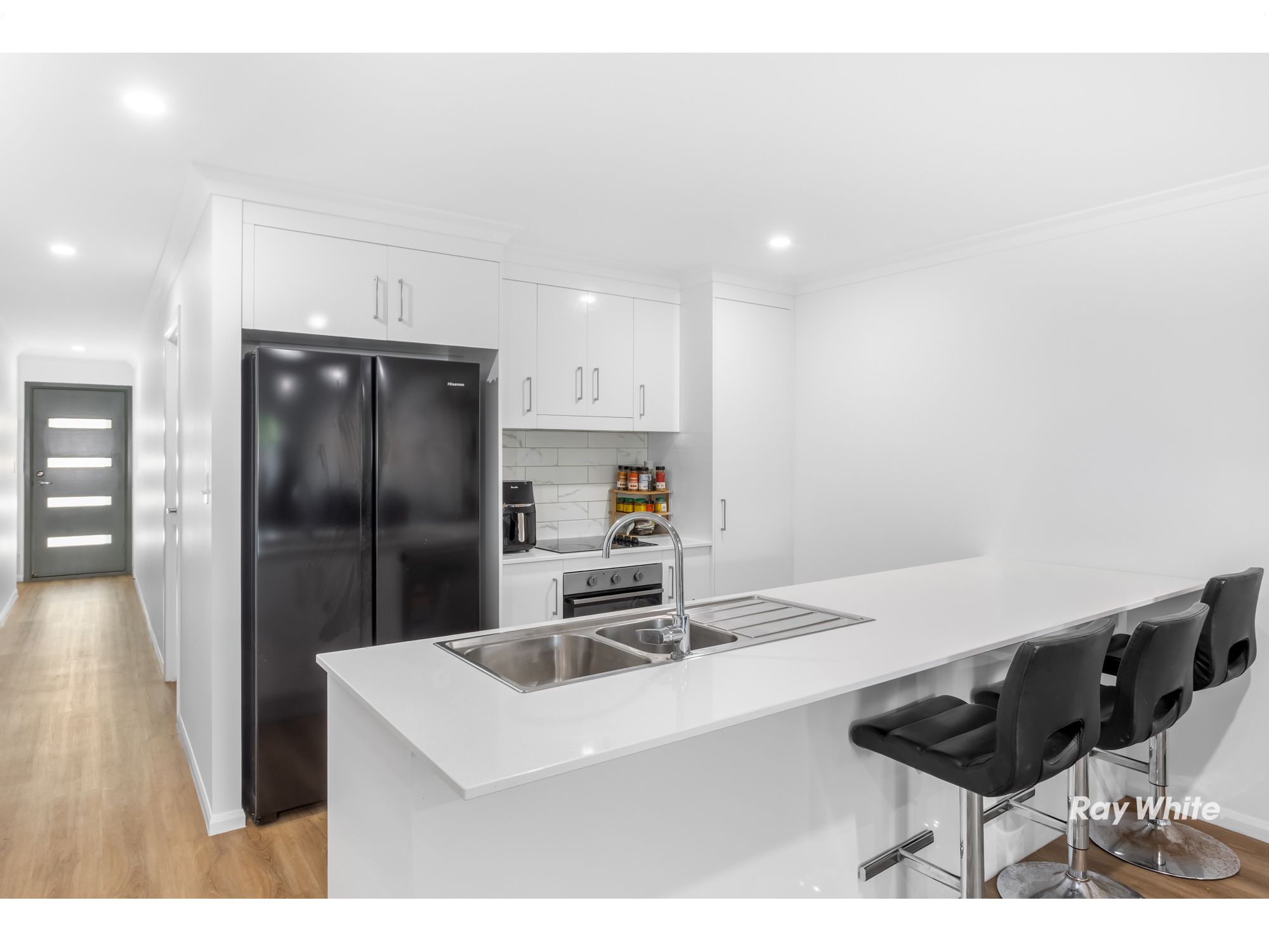 Units 1 & 2/7 Civic Lane, Pacific Heights, QLD 4703