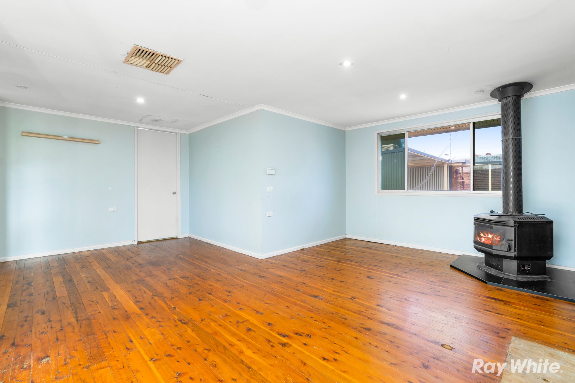 48 Elizabeth Avenue — photo 5 of 16