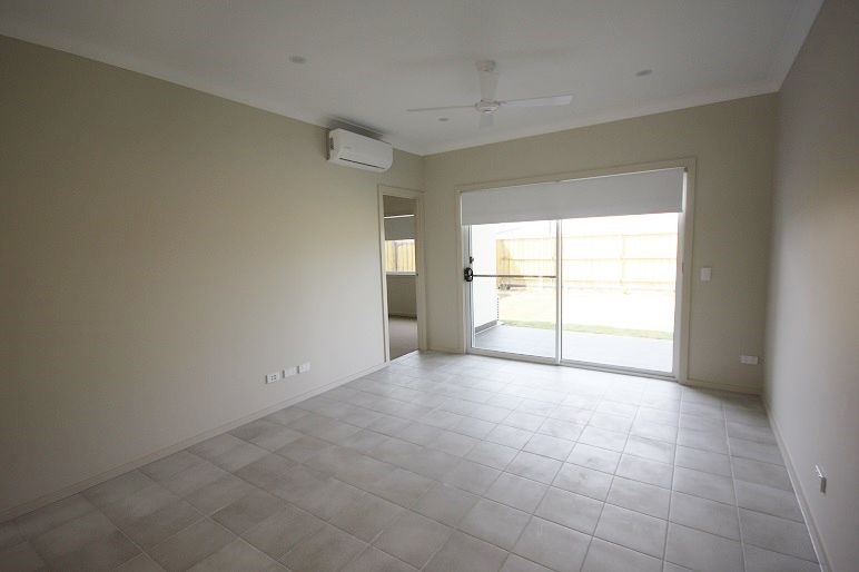 48 Atlantic Boulevard, Glenfield, NSW 2167