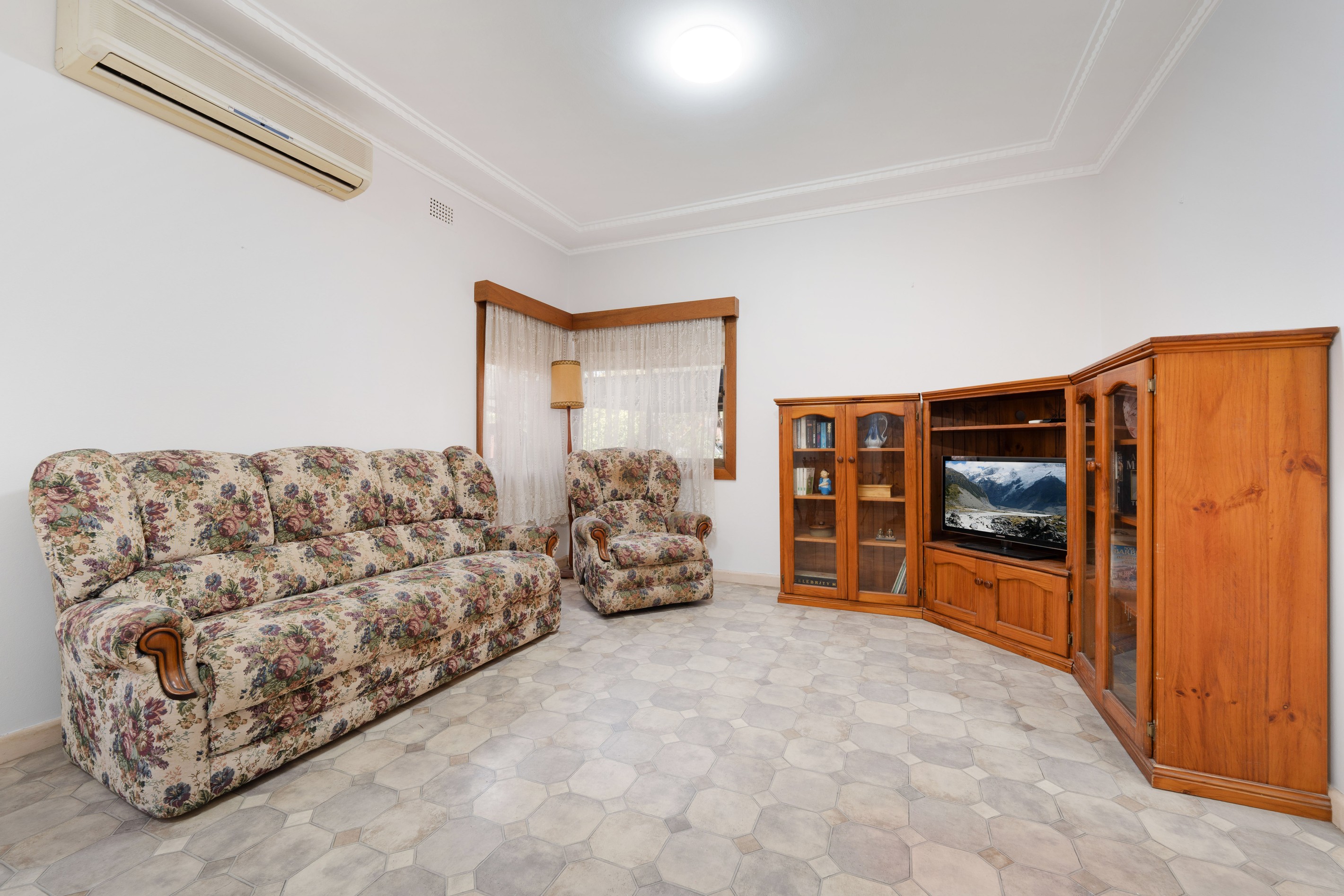 6 Lloyd Avenue, Yagoona, NSW 2199