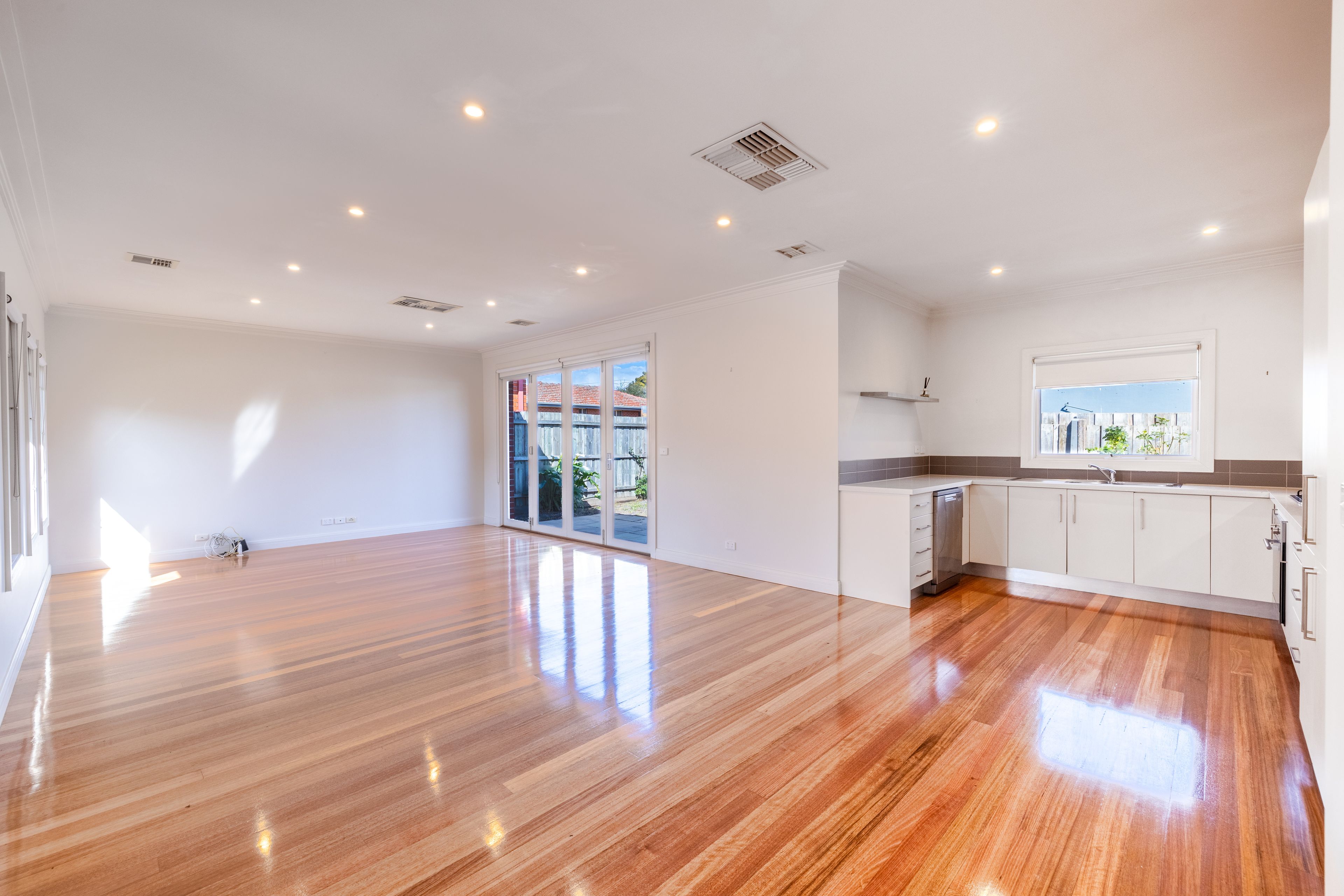 2/48 Moorookyle Avenue — photo 3 of 15
