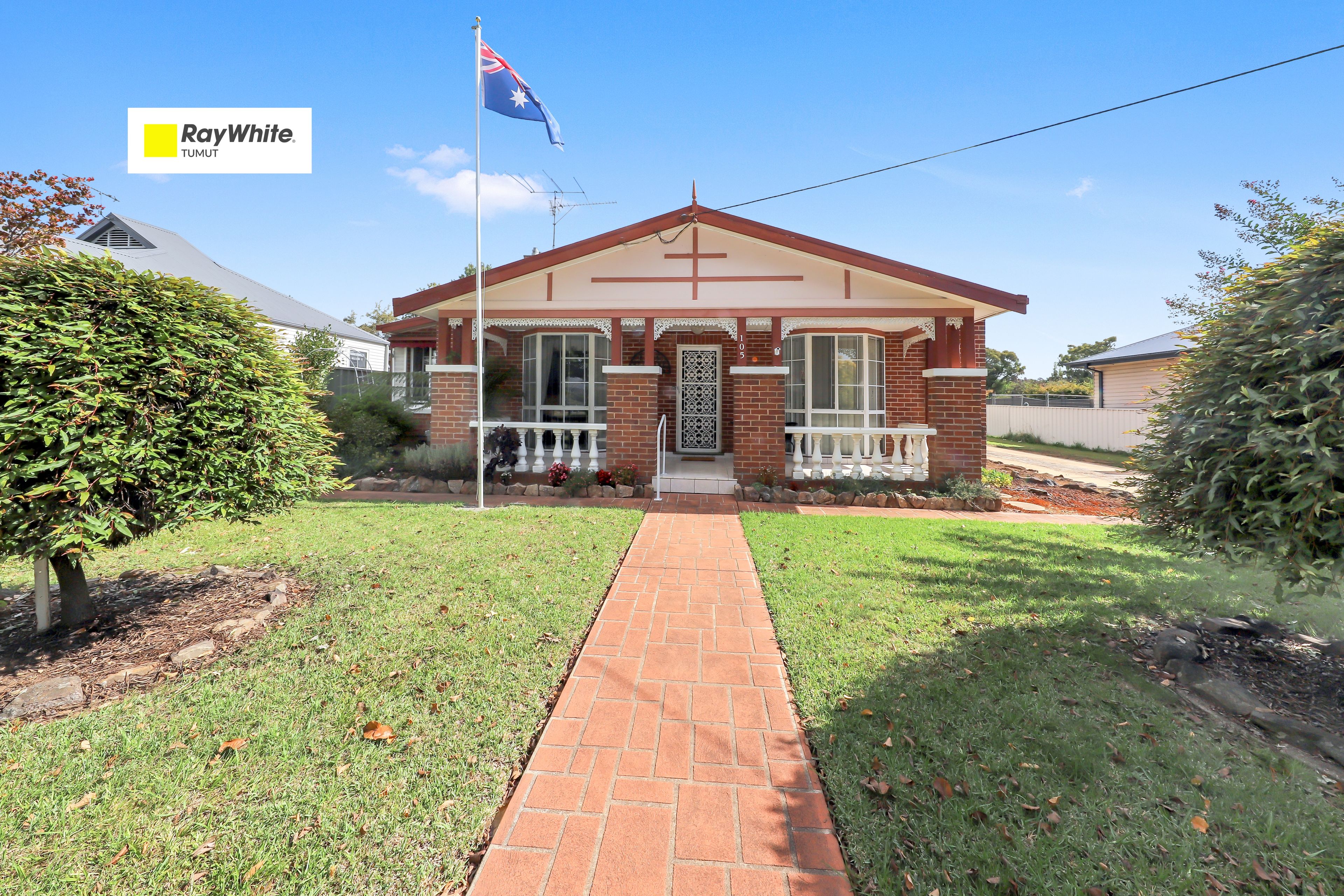 105 Fitzroy Street, Tumut NSW 2720
