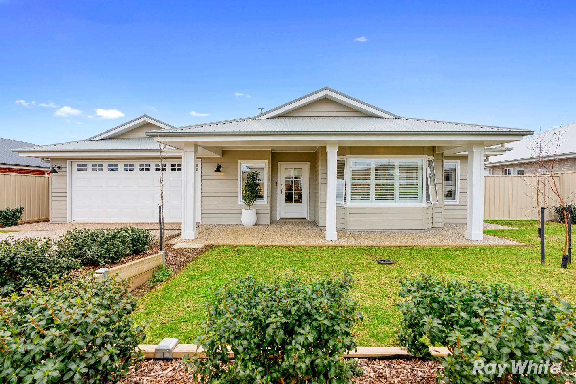 11 Lawrence Avenue — photo from Ray White Wagga Wagga
