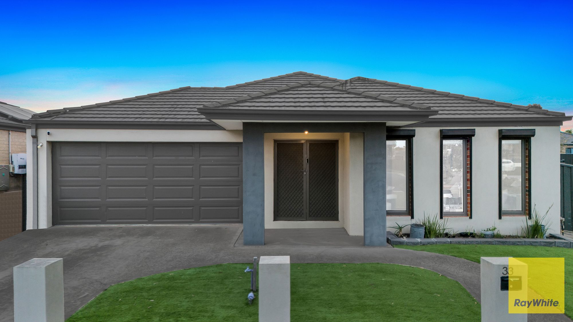 33 Finsbury Crescent, MANOR LAKES VIC 3024