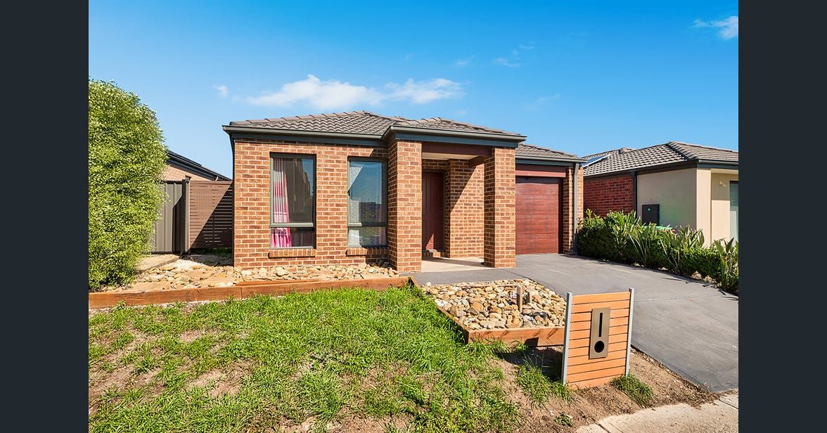 9 Rhinelander Close, Clyde North, VIC 3978