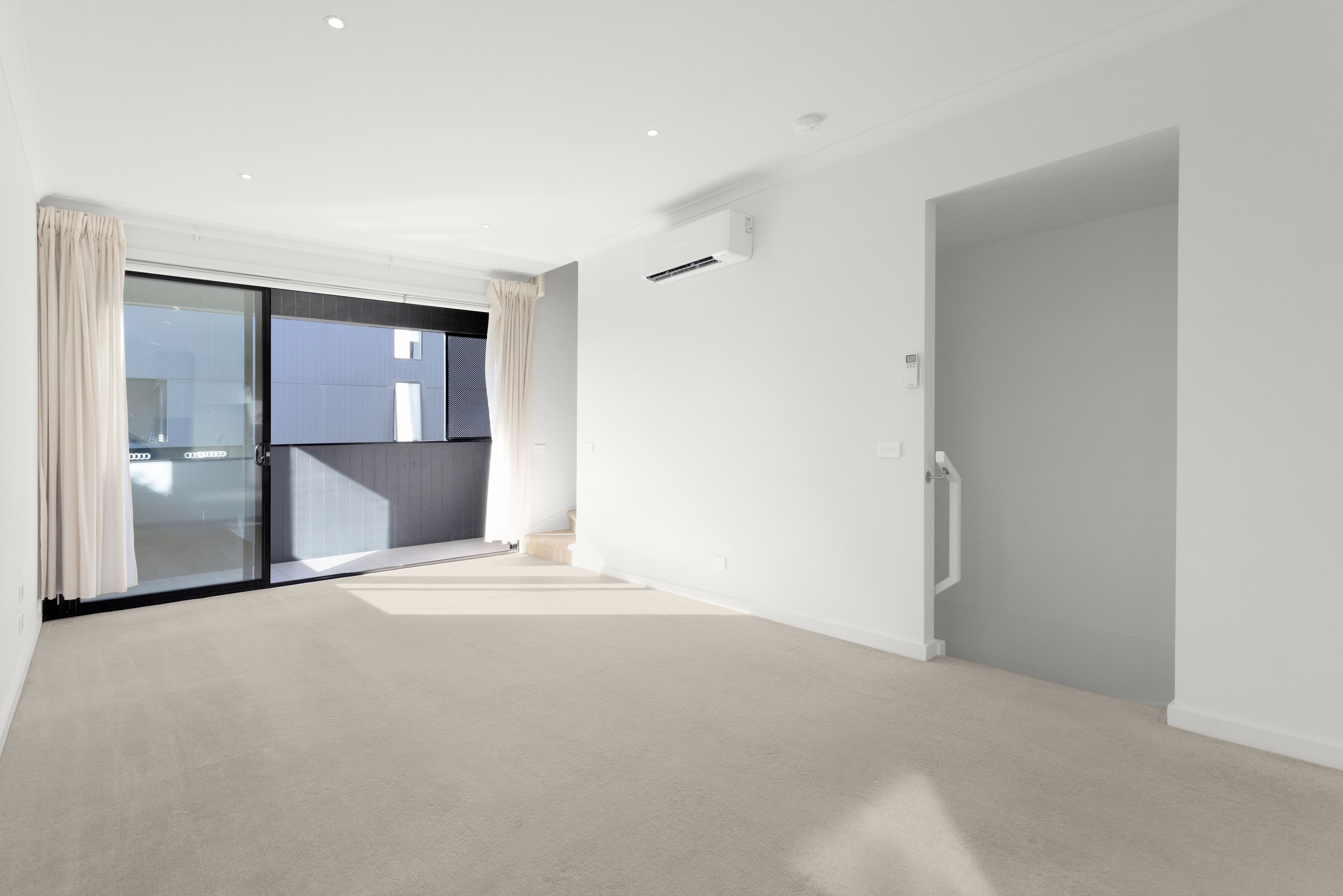 33/163 Carinish Road, Clayton, VIC 3168