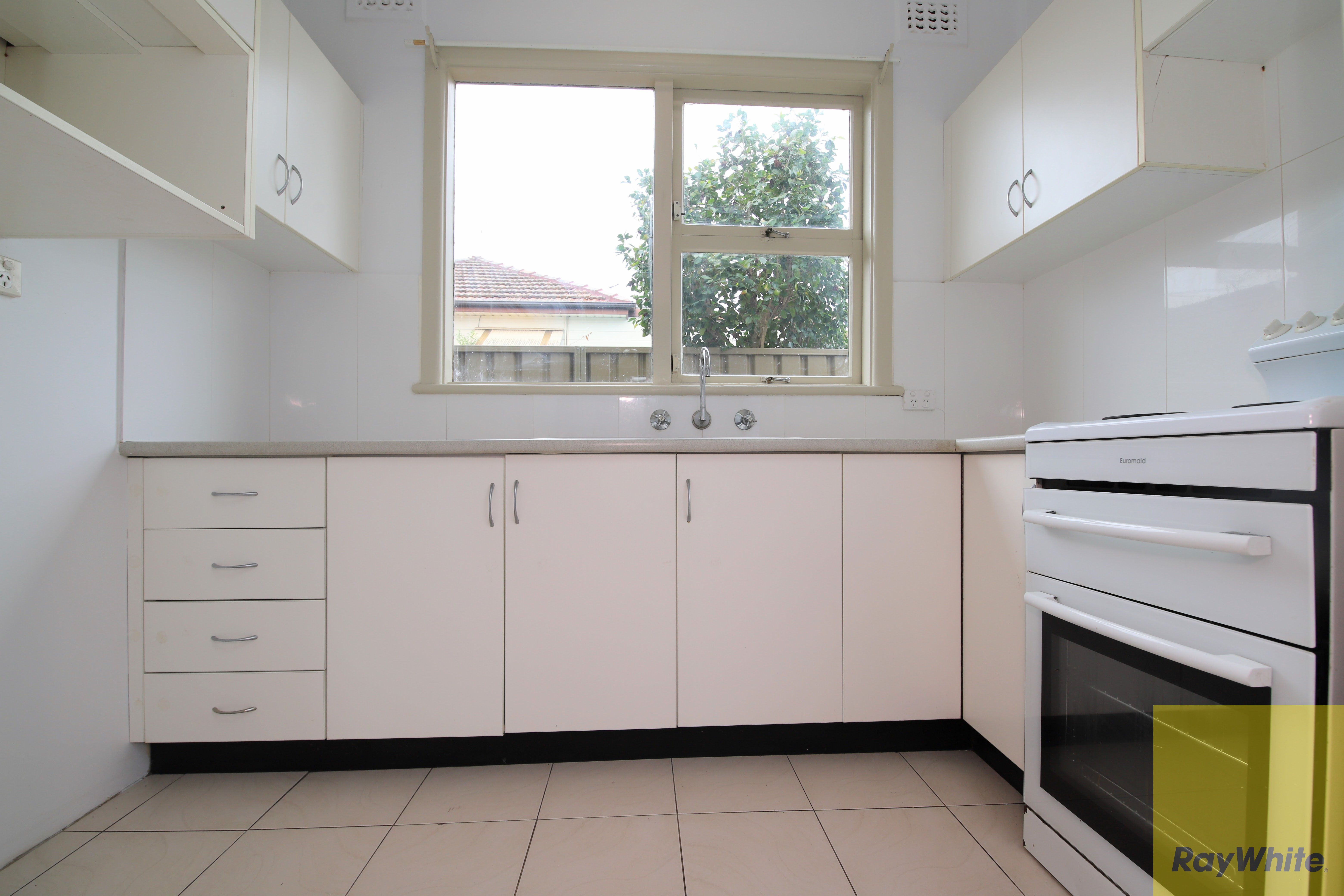 6 Moss Street — photo 3 of 7