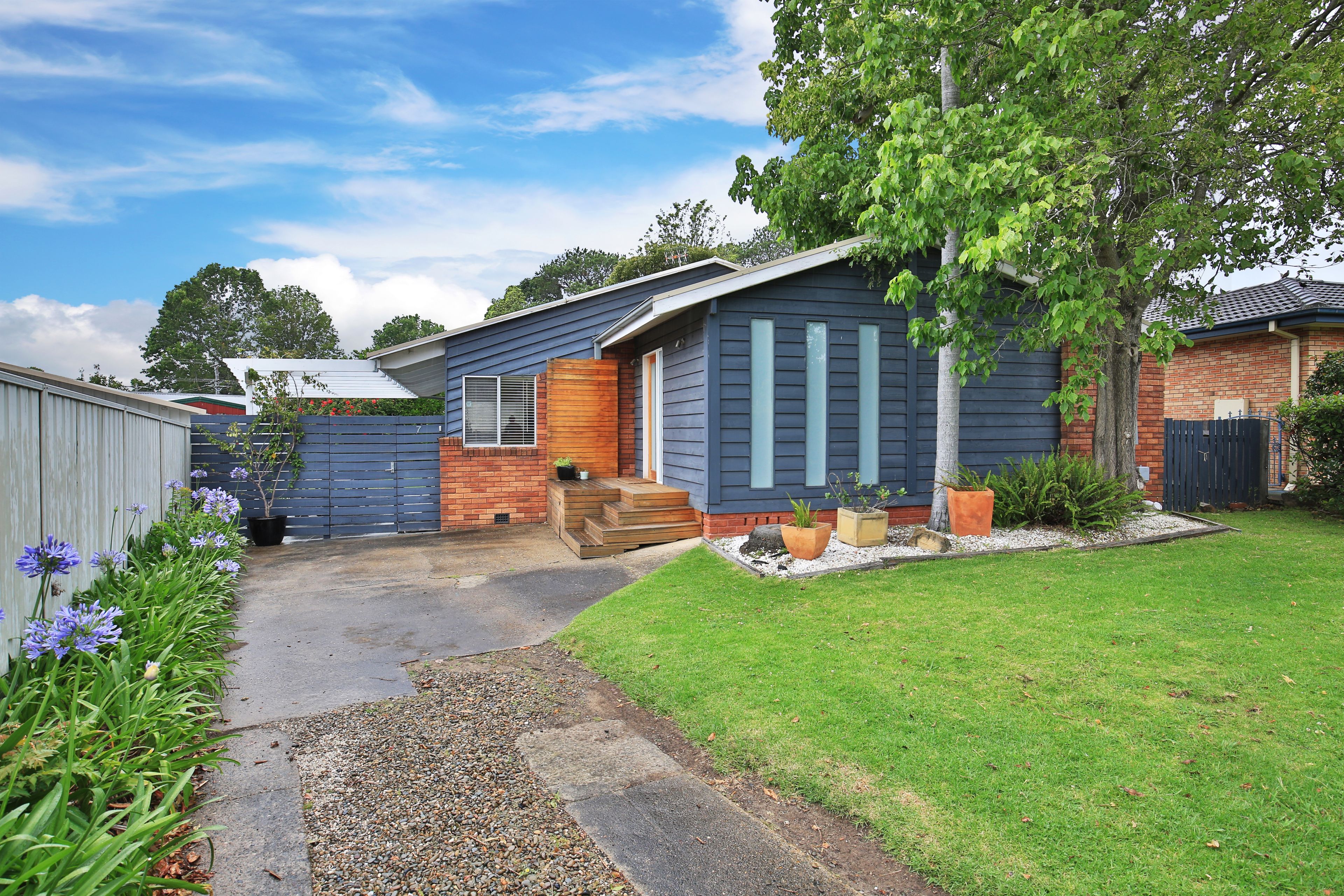 7 Monk Crescent, Bomaderry, NSW 2541