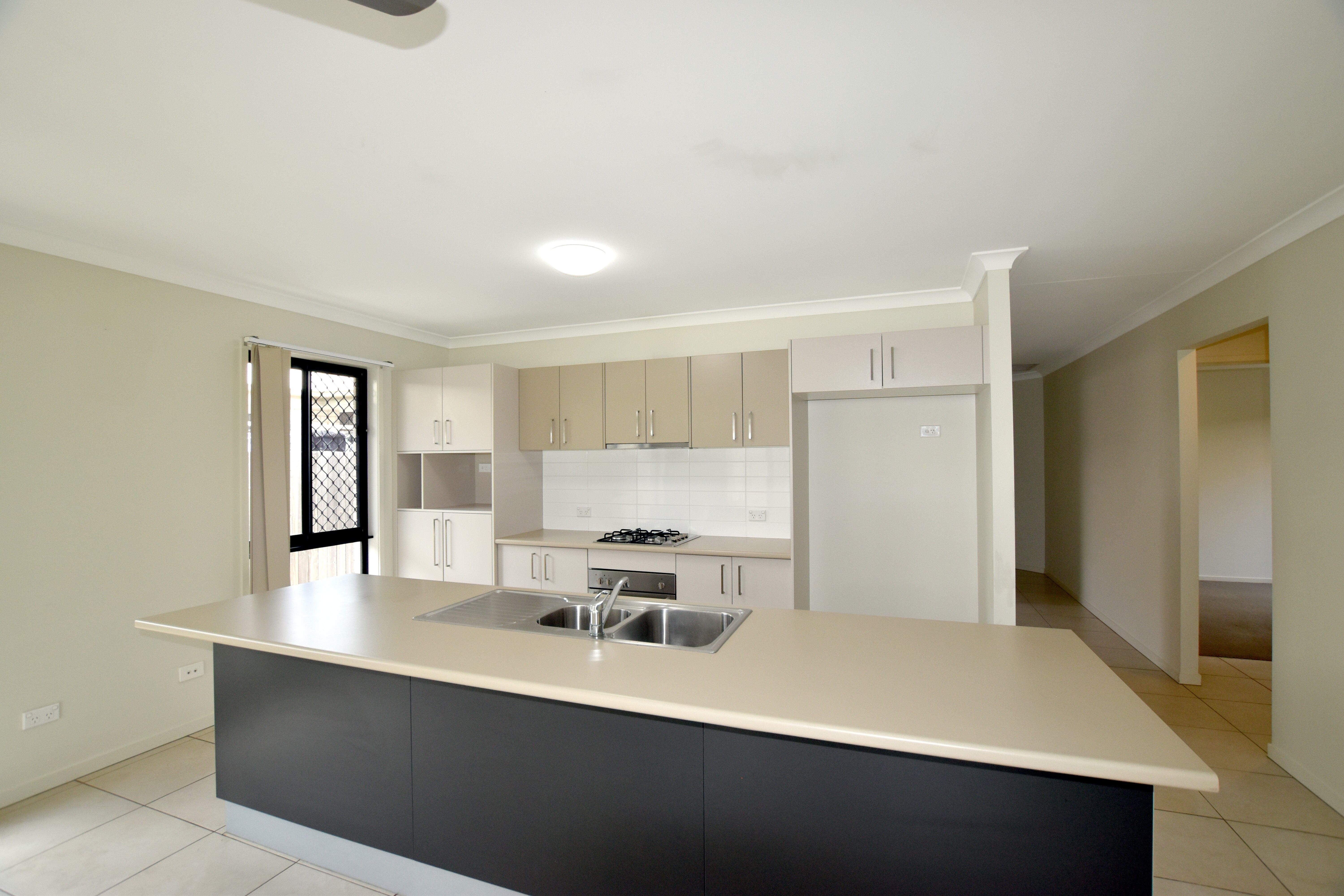 55 Petrel Street, Kirkwood, QLD 4680