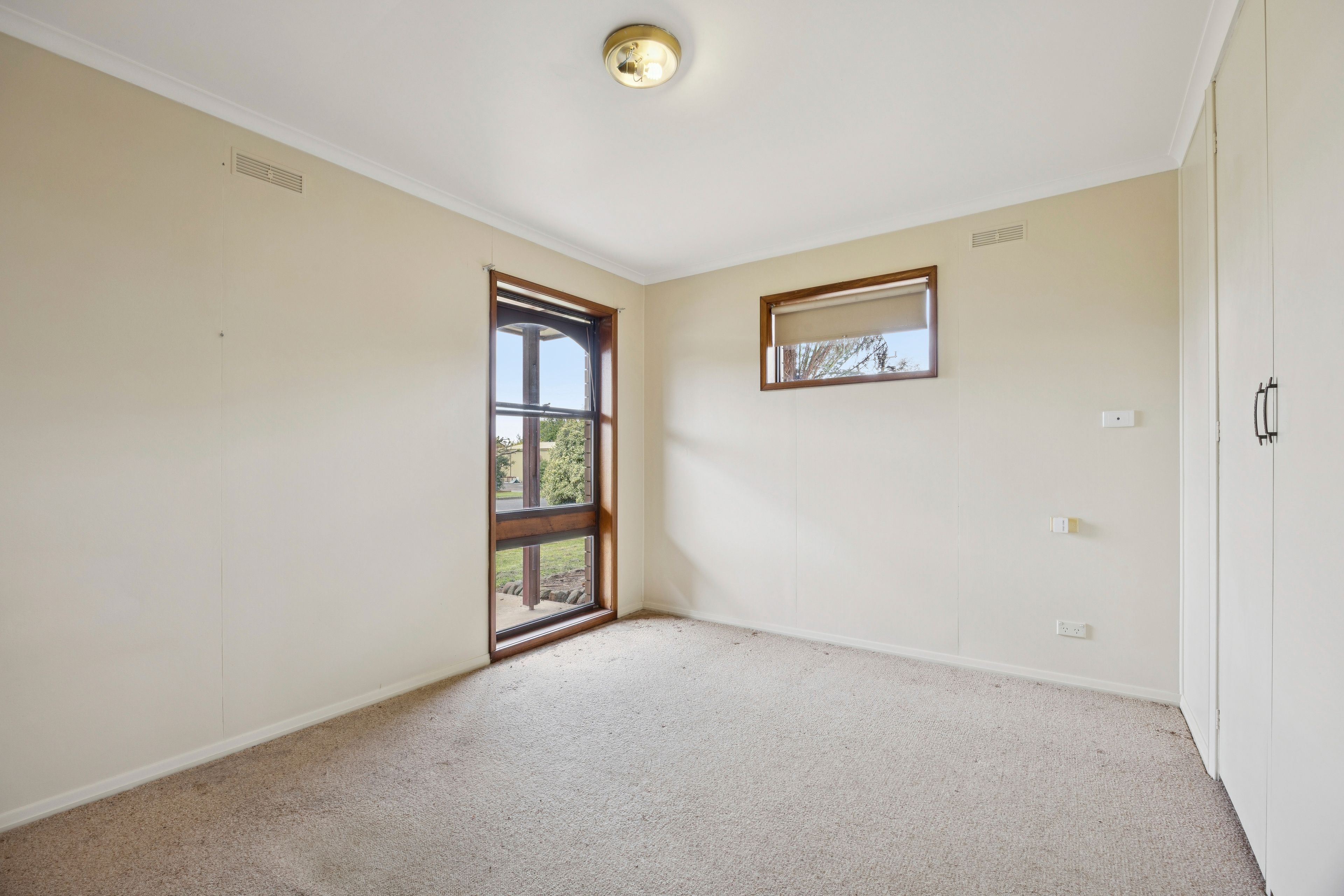 2/11 Mckenzie Street — photo 7 of 9